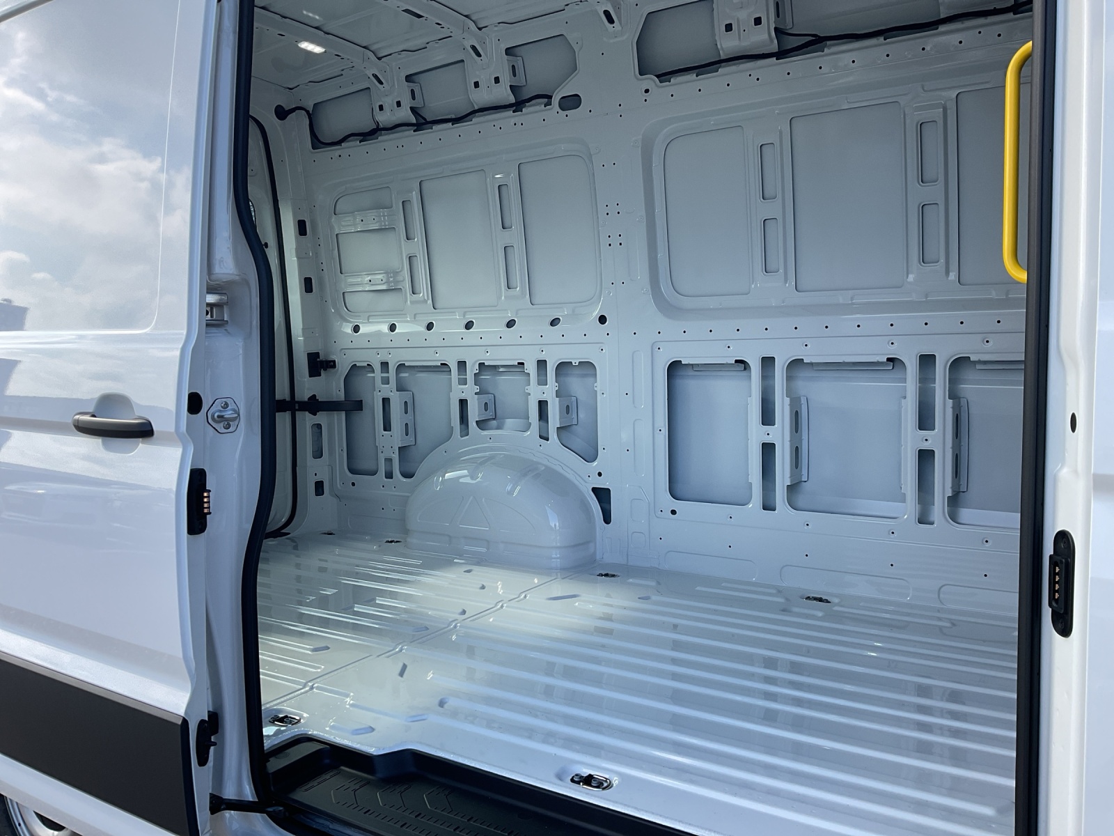 VW Crafter 35 2.0 TDI Entry L3 A - 11