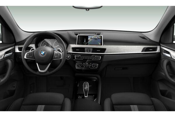 BMW X1 18d Sport Line xDrive F48 (CH) - 4