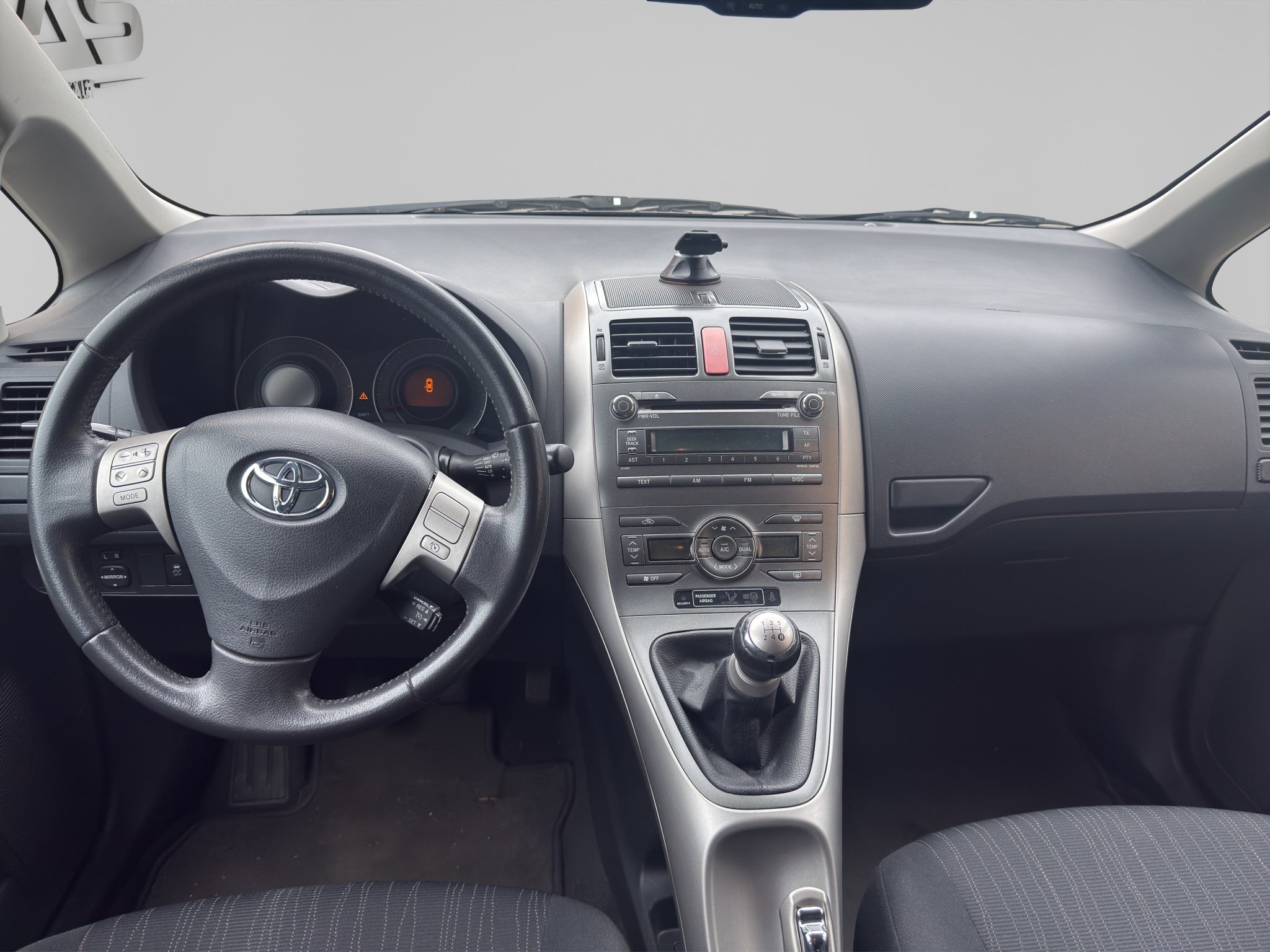 TOYOTA AURIS 11