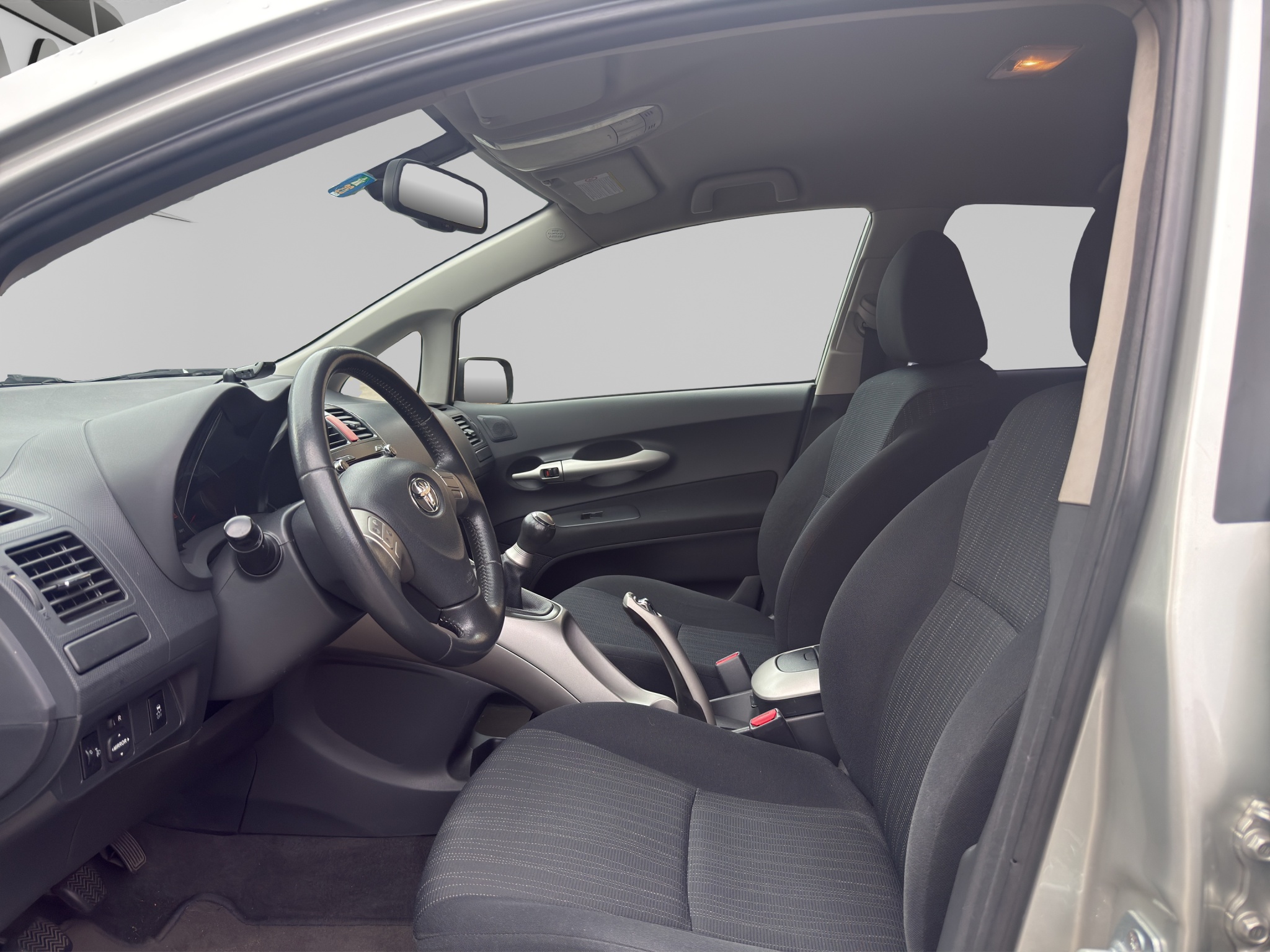 TOYOTA AURIS 9
