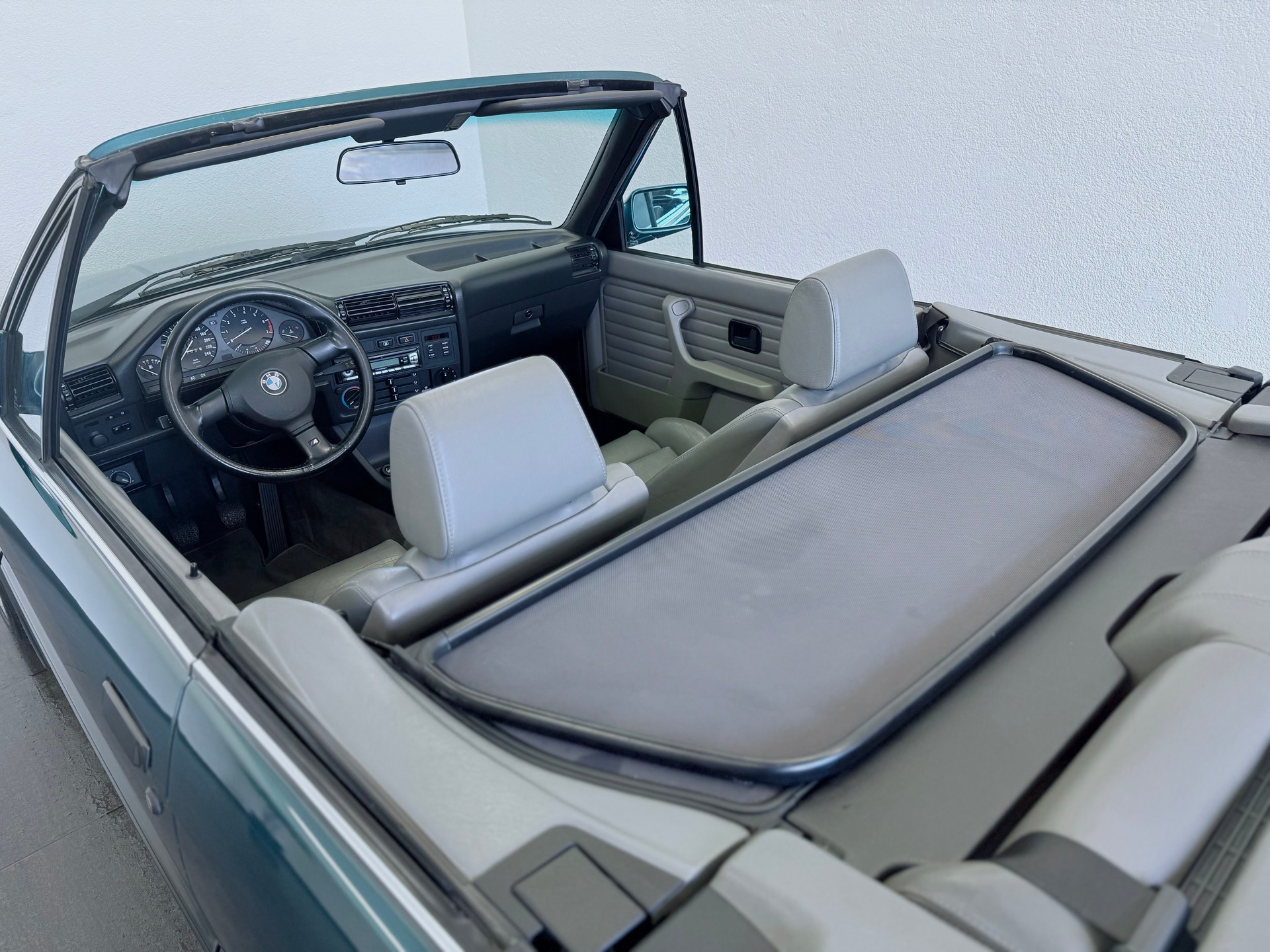 BMW 318i Cabrio ABS - 11