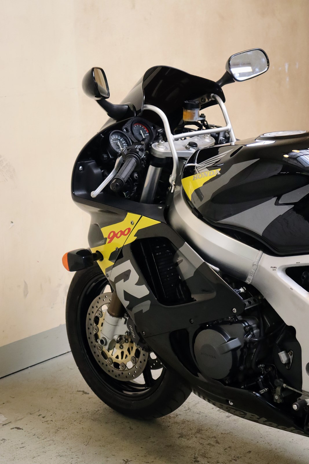 HONDA CBR 900 RR N/P Fireblade - 10