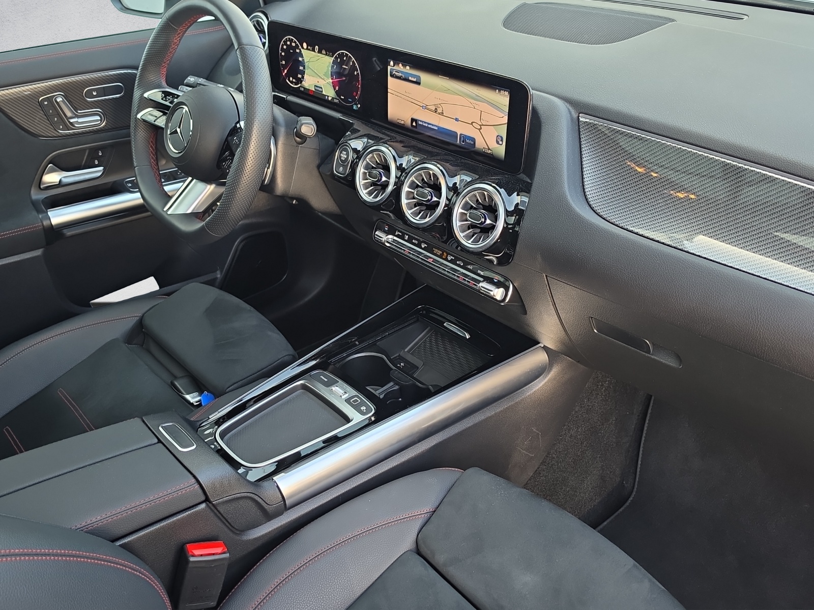 MERCEDES-BENZ GLA 220 4Matic 8G-DCT - 10