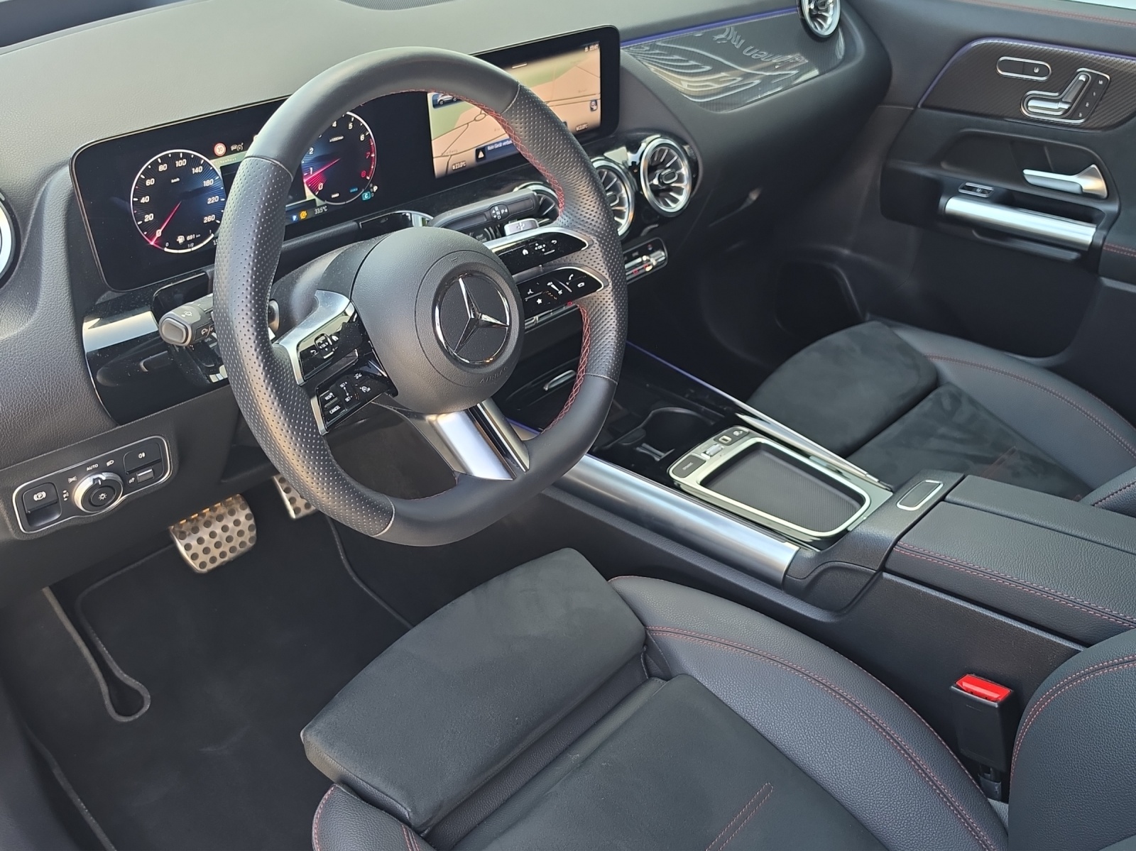 MERCEDES-BENZ GLA 220 4Matic 8G-DCT - 11
