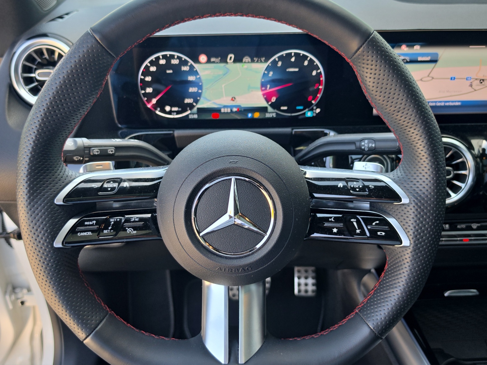 MERCEDES-BENZ GLA 220 4Matic 8G-DCT - 12