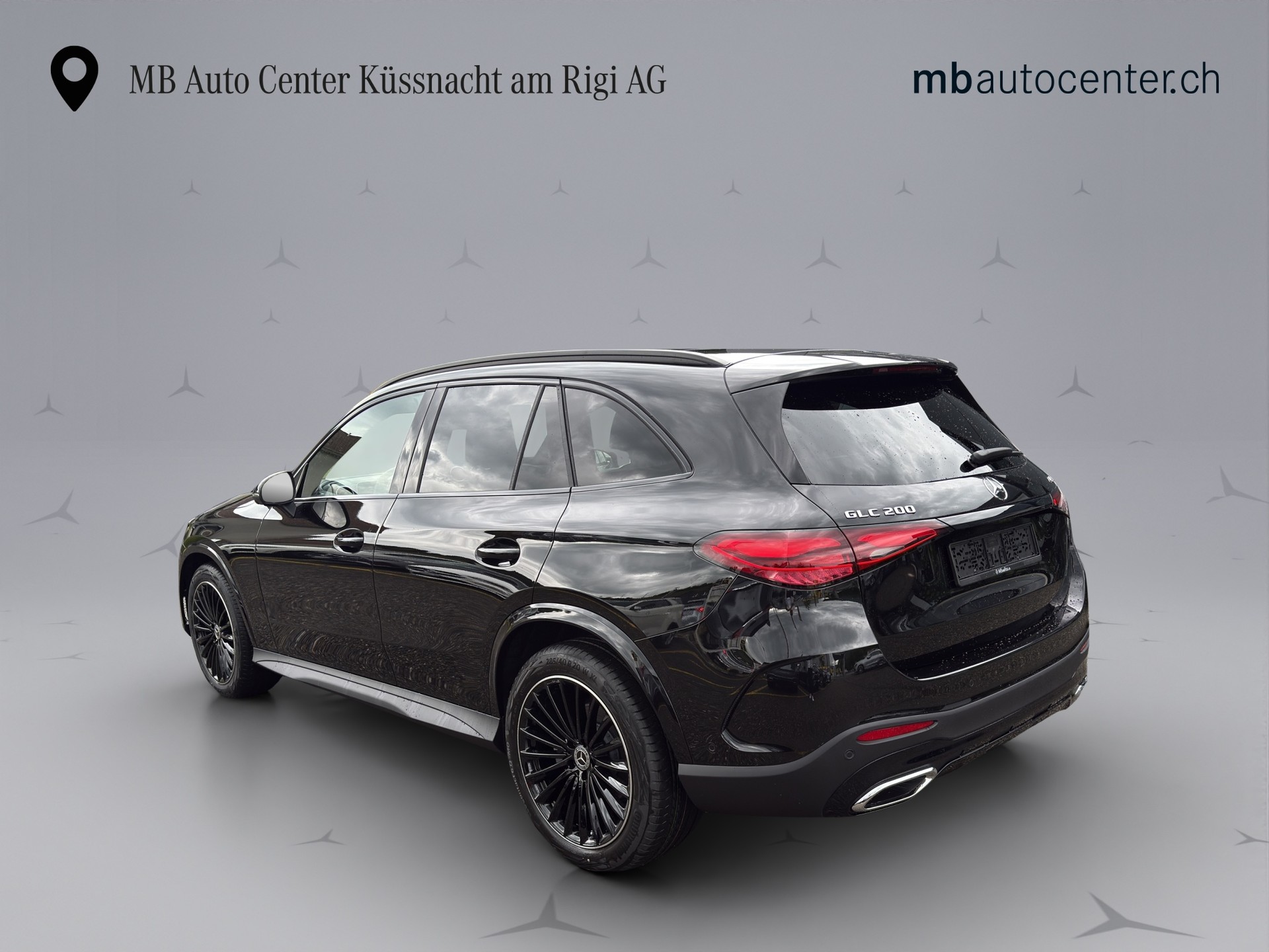 MERCEDES-BENZ GLC 200 AMG Line 4matic - 4