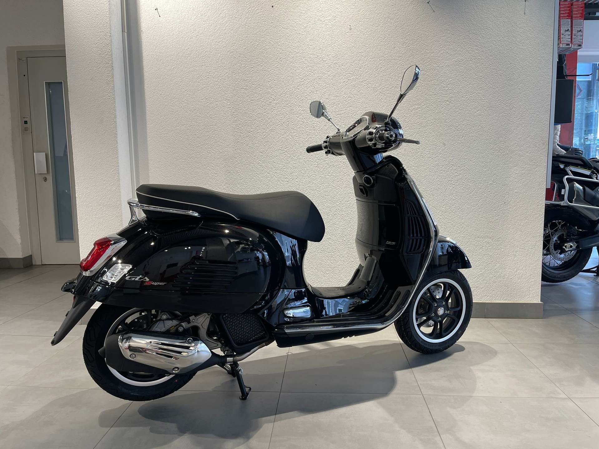 PIAGGIO Vespa GTS 125 Super | Vorführfahrzeug | Roller | Garantie - 4