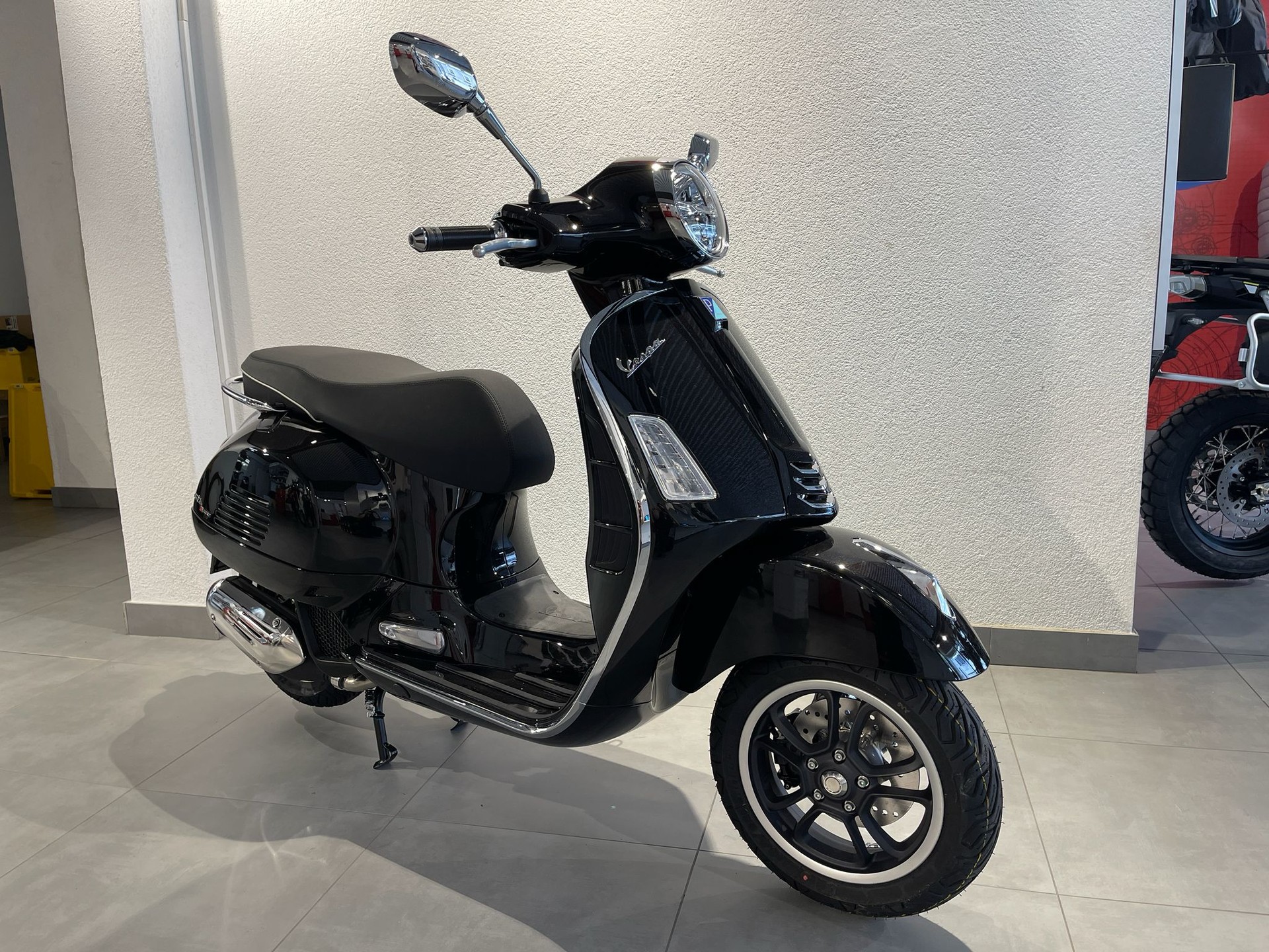 PIAGGIO Vespa GTS 125 Super | Vorführfahrzeug | Roller | Garantie - 1