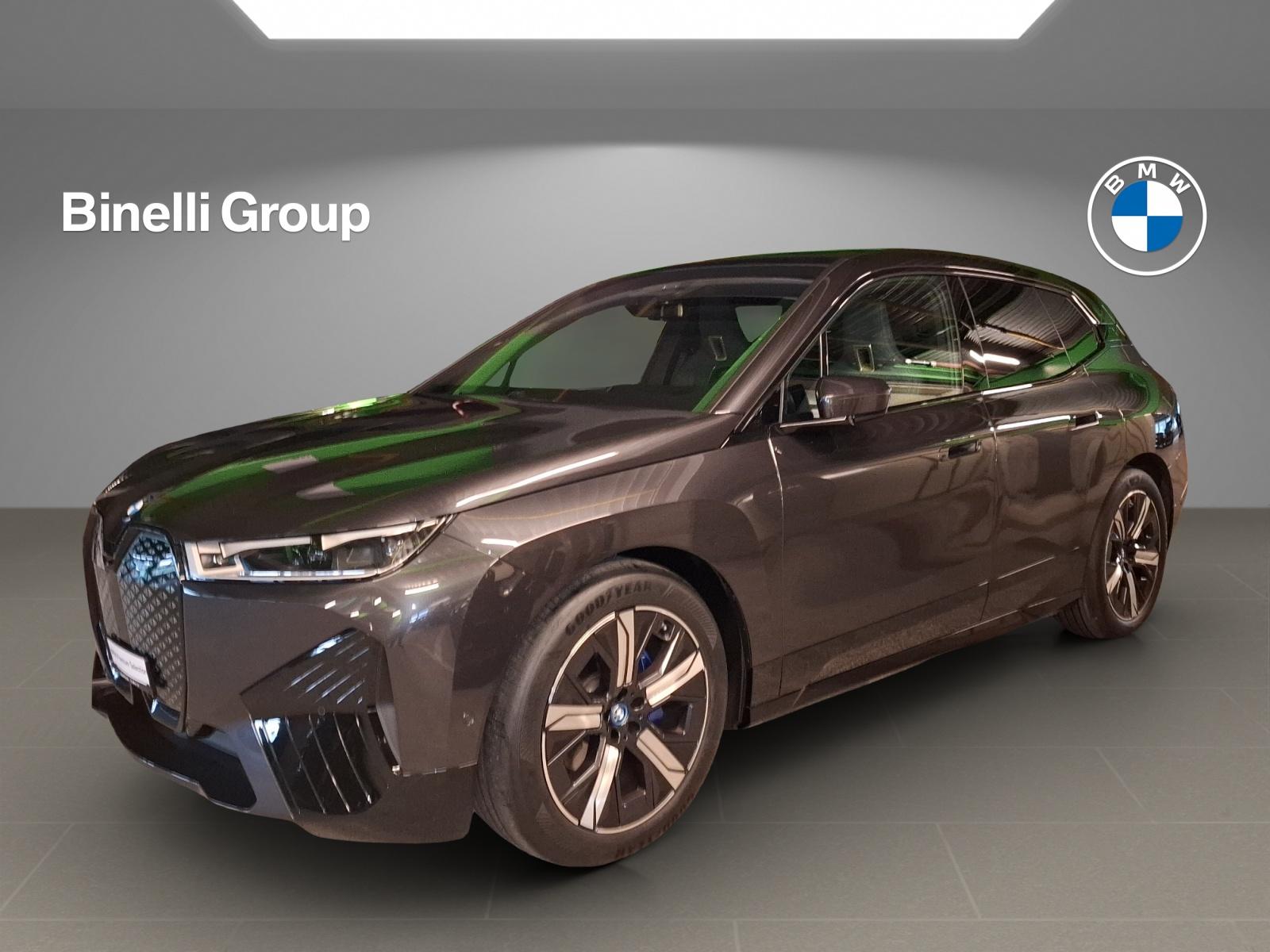 iX xDrive50