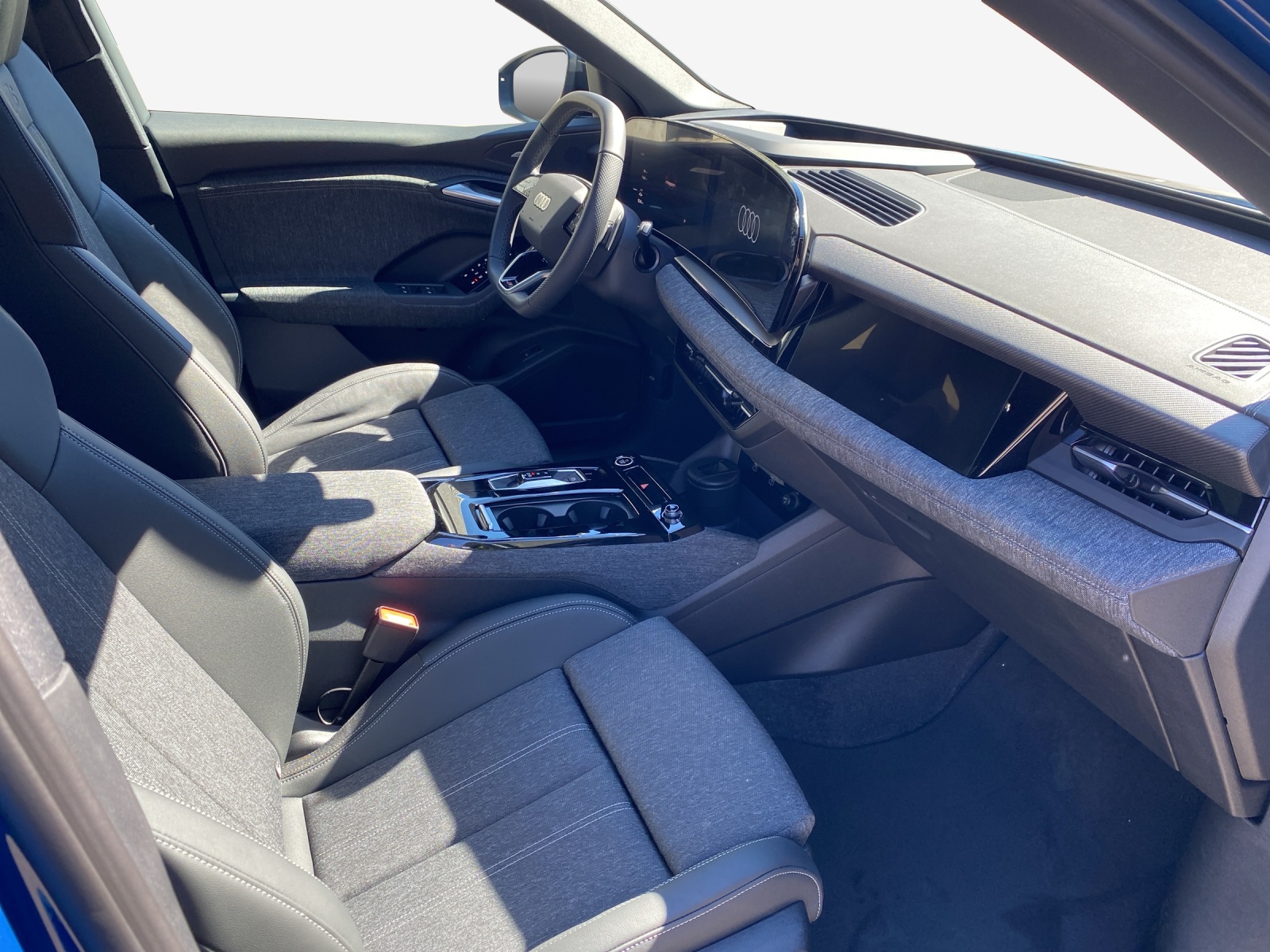 AUDI Q6 e-tron quattro - 16