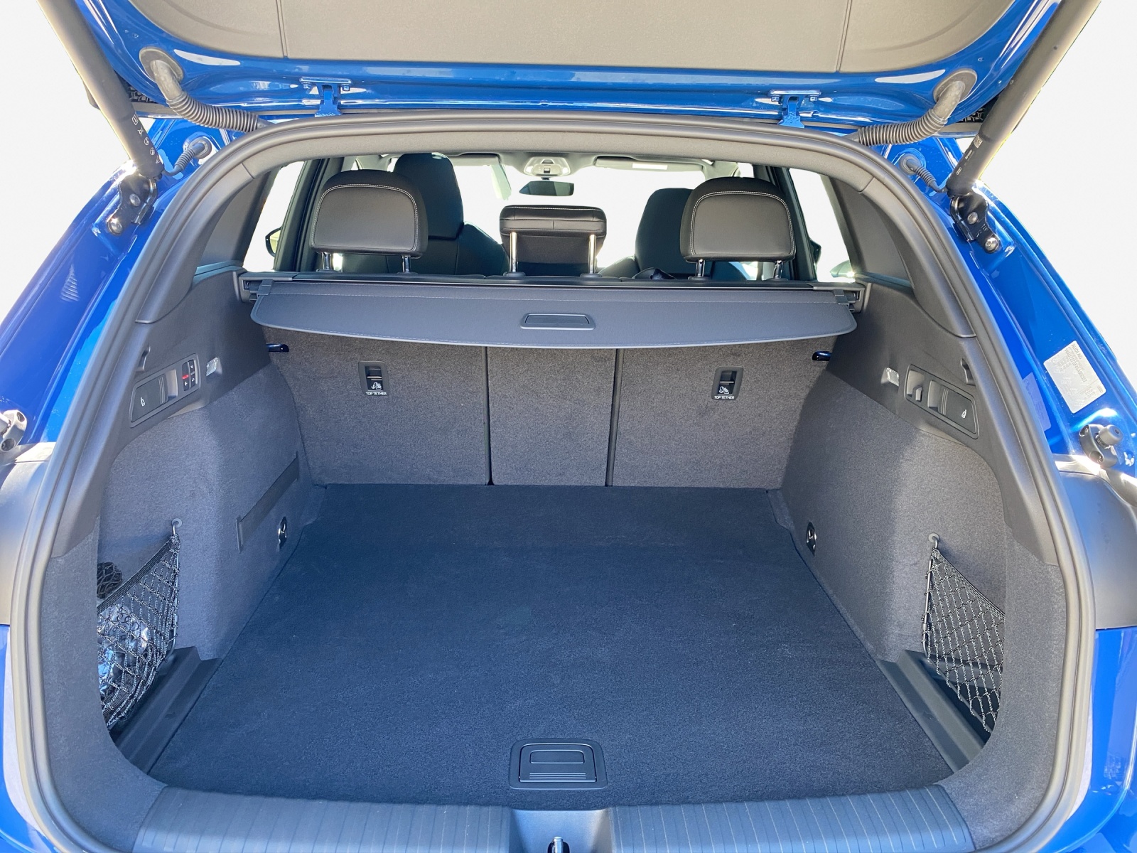 AUDI Q6 e-tron quattro - 13