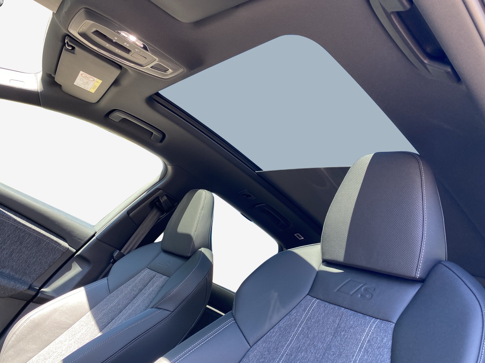 AUDI Q6 e-tron quattro - 15