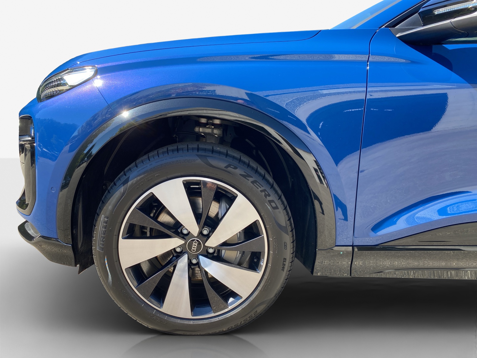 AUDI Q6 e-tron quattro - 14