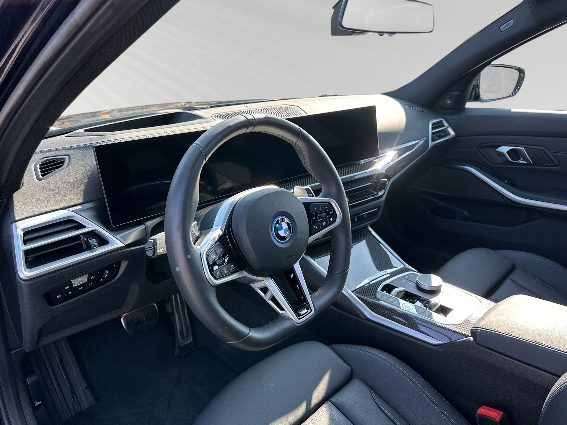 BMW 330e x DriveTouring Steptronic M Sport Pro - 4
