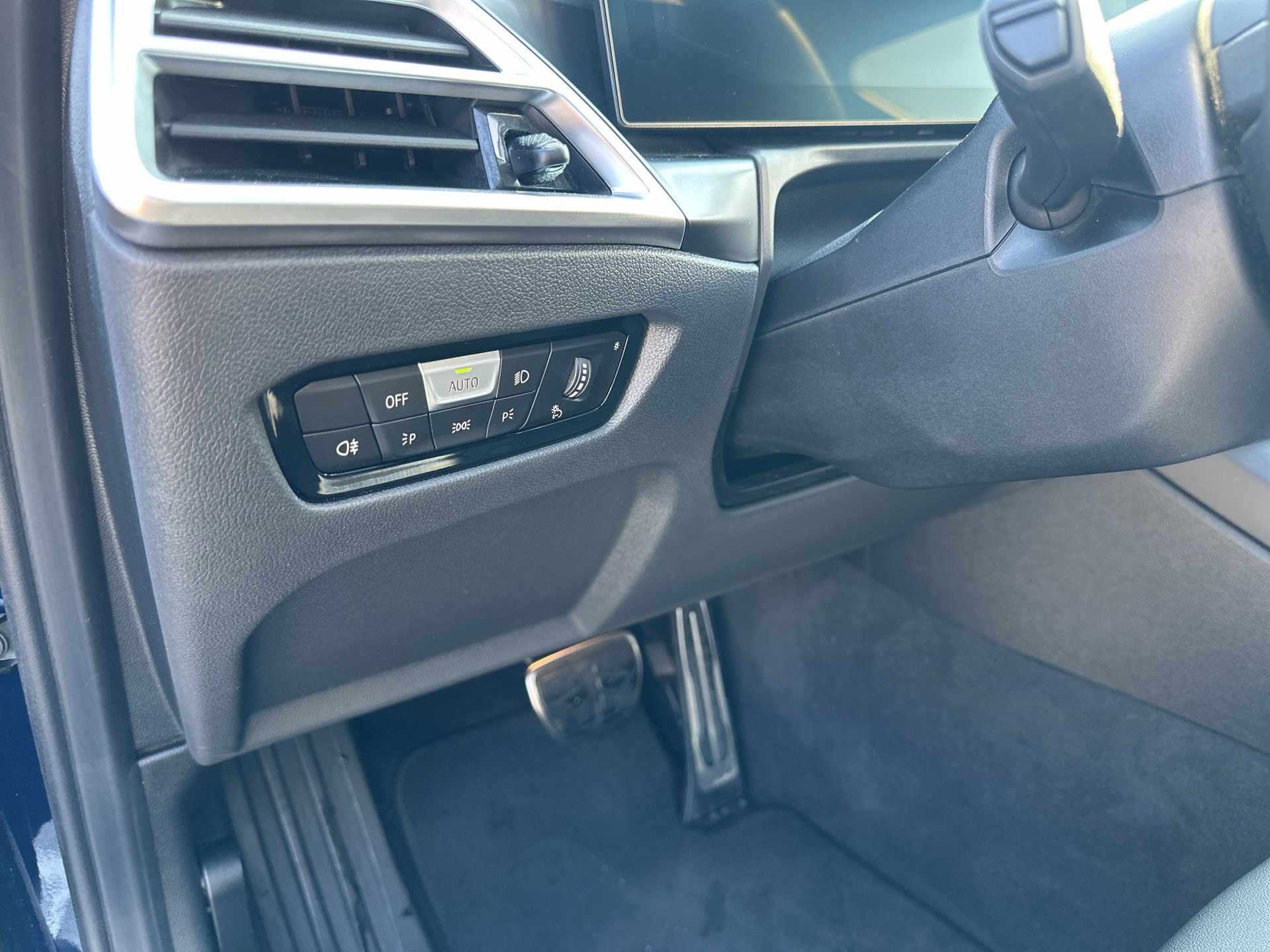 BMW 330e x DriveTouring Steptronic M Sport Pro - 19