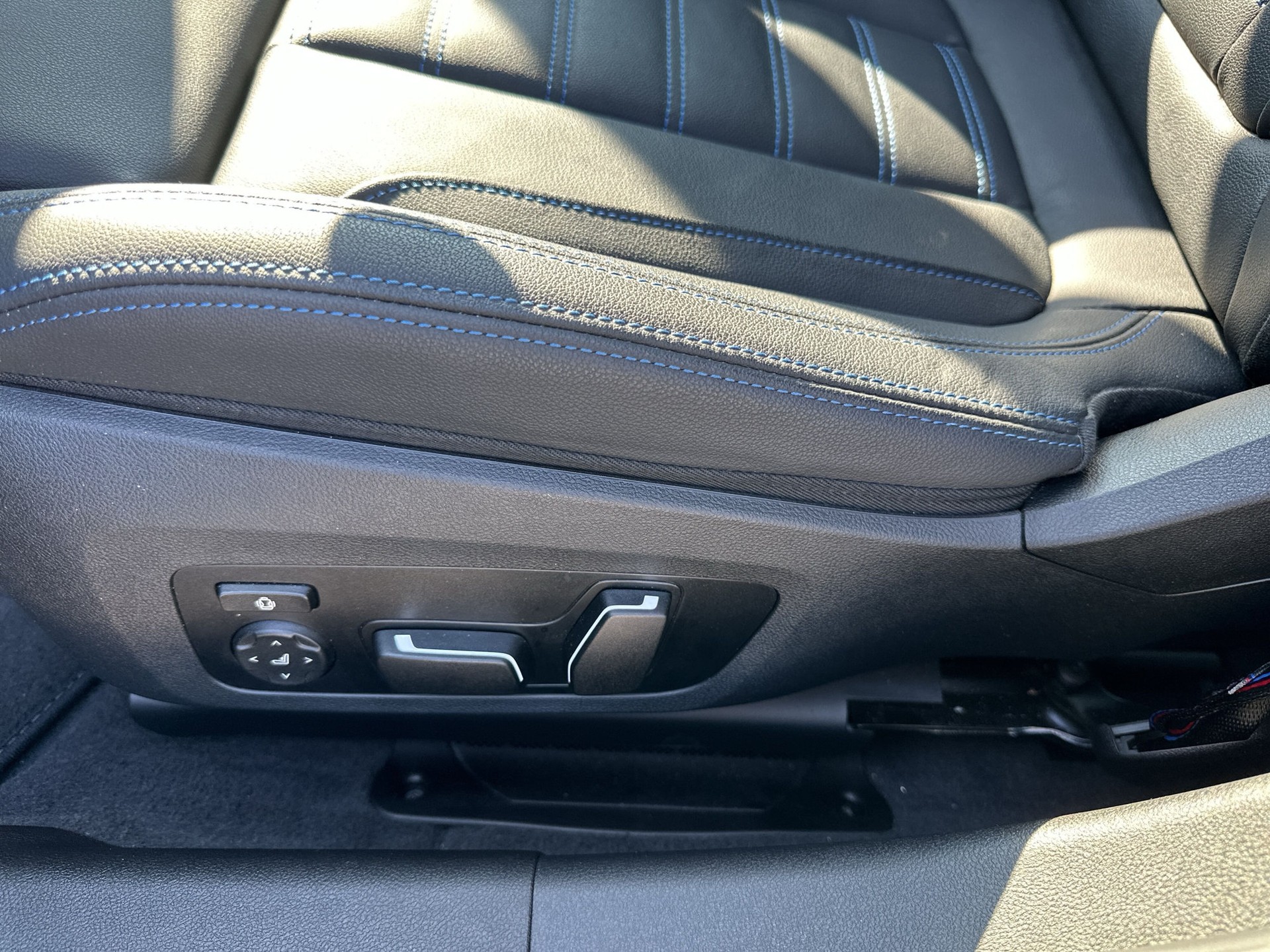 BMW 330e x DriveTouring Steptronic M Sport Pro - 18