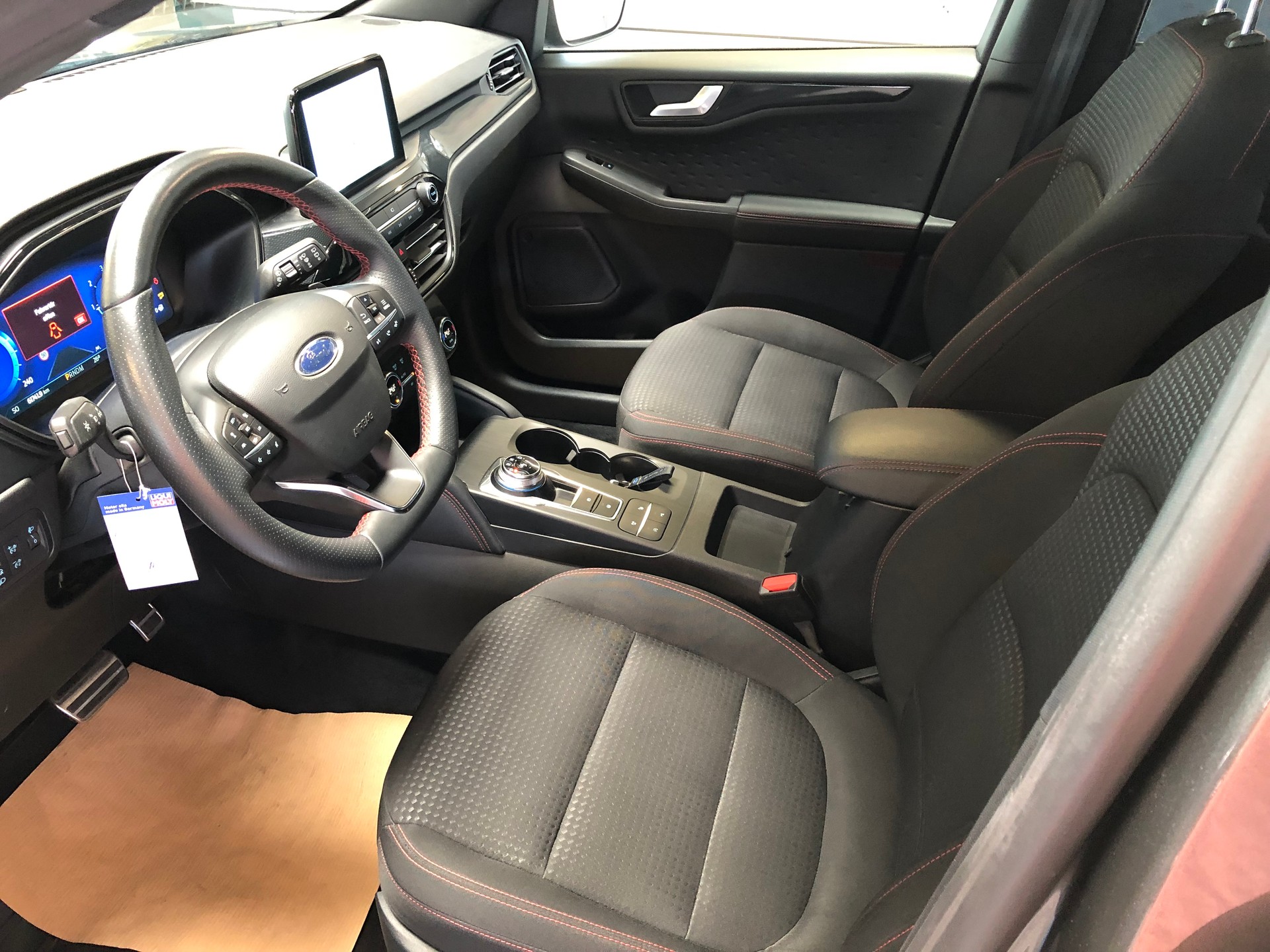 FORD Kuga 2.0 TDCi EcoBlue ST-Line 4WD Automat - 26