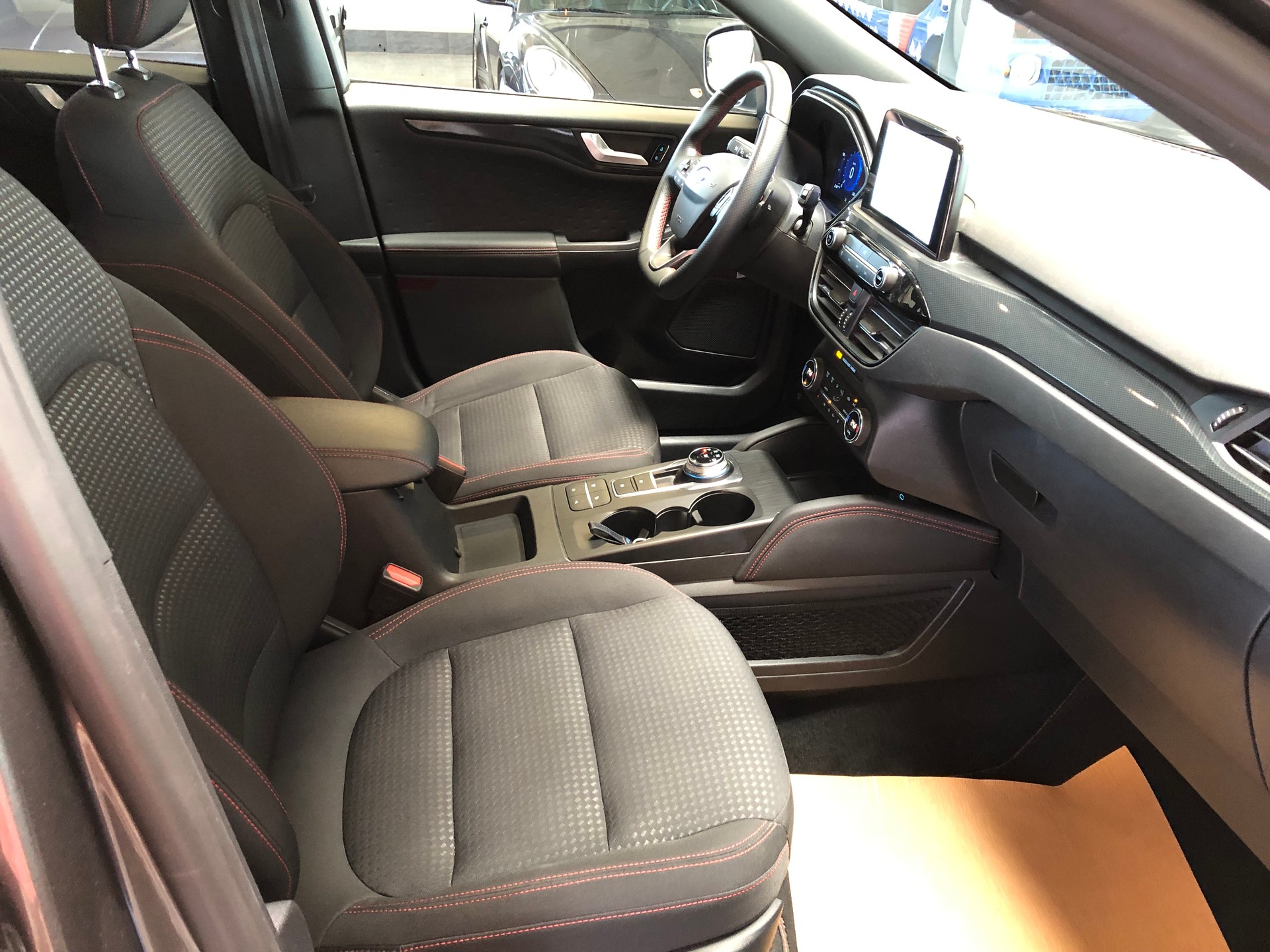 FORD Kuga 2.0 TDCi EcoBlue ST-Line 4WD Automat - 20