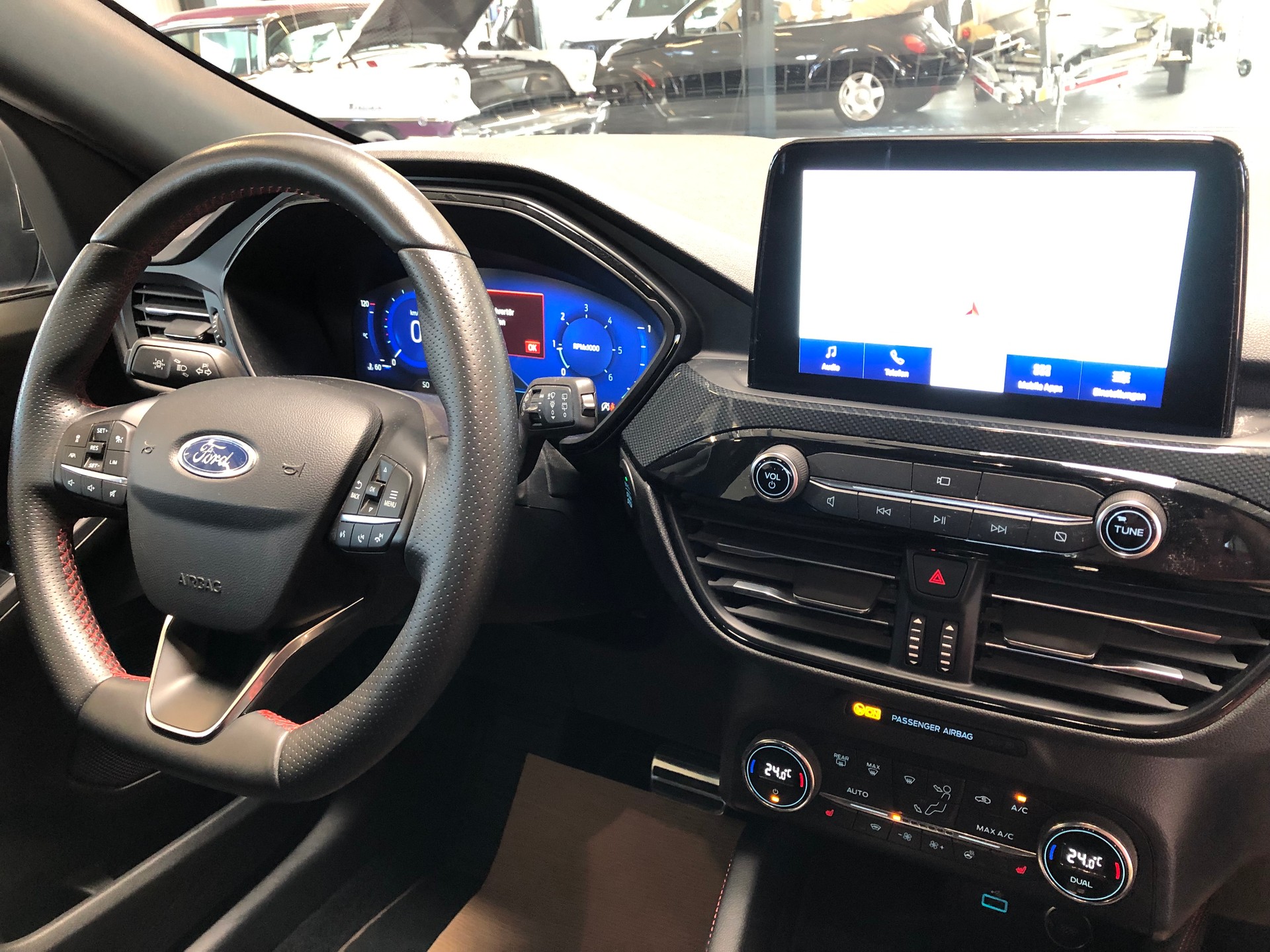 FORD Kuga 2.0 TDCi EcoBlue ST-Line 4WD Automat - 16