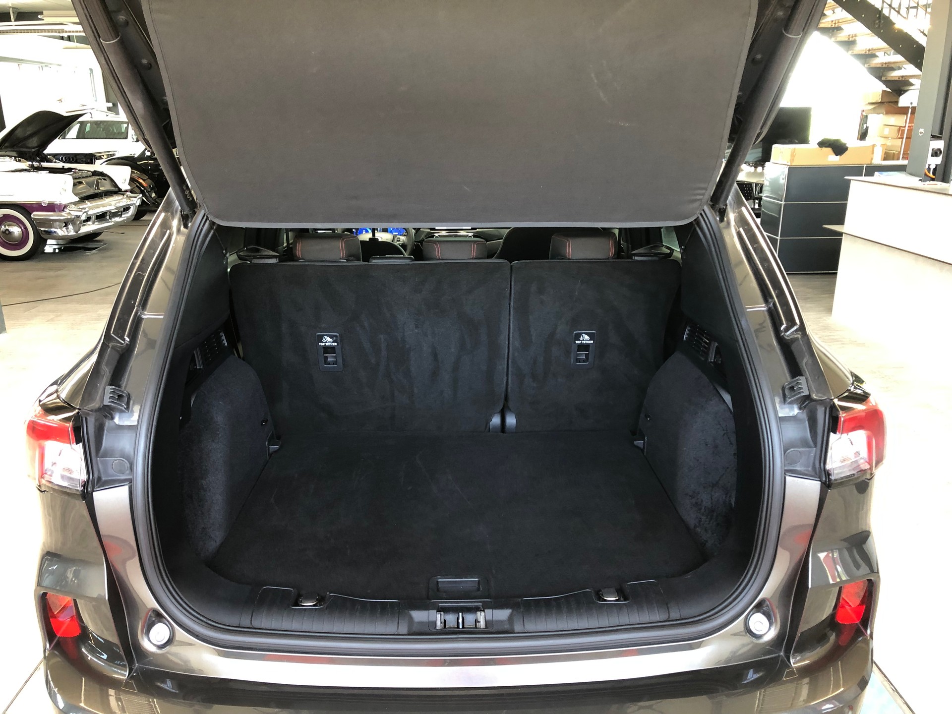FORD Kuga 2.0 TDCi EcoBlue ST-Line 4WD Automat - 23