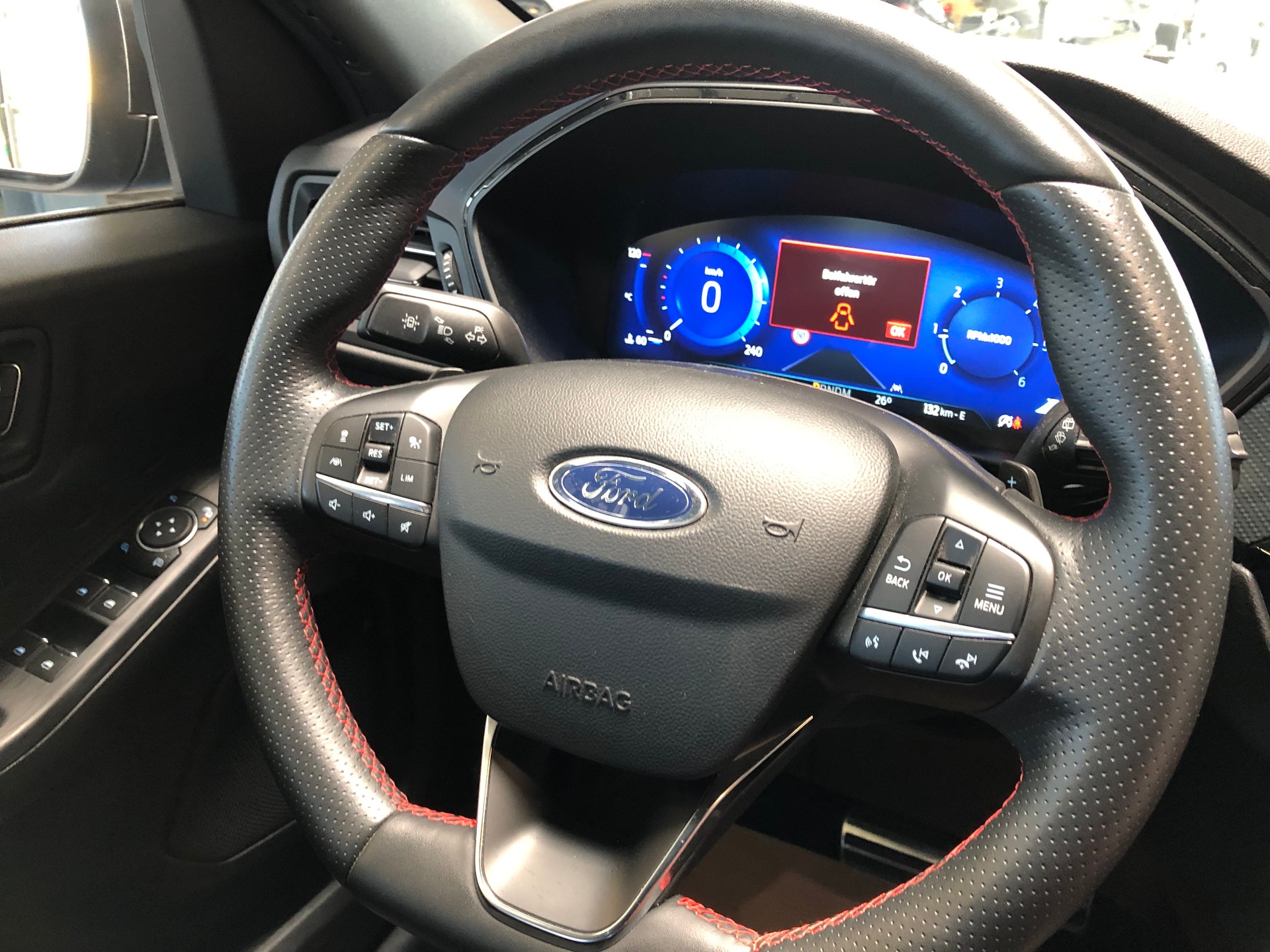 FORD Kuga 2.0 TDCi EcoBlue ST-Line 4WD Automat - 14