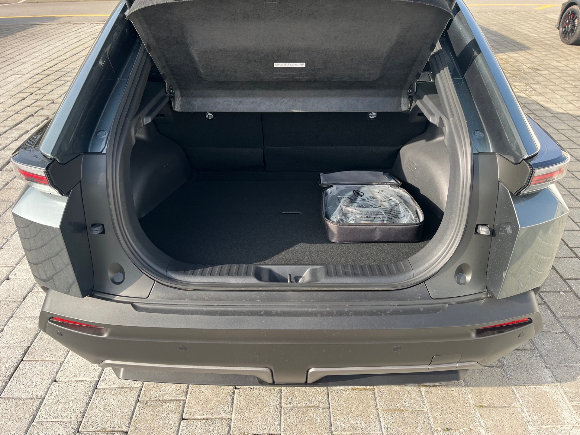 TOYOTA C-HR+ 77 kWh Style AWD - 20