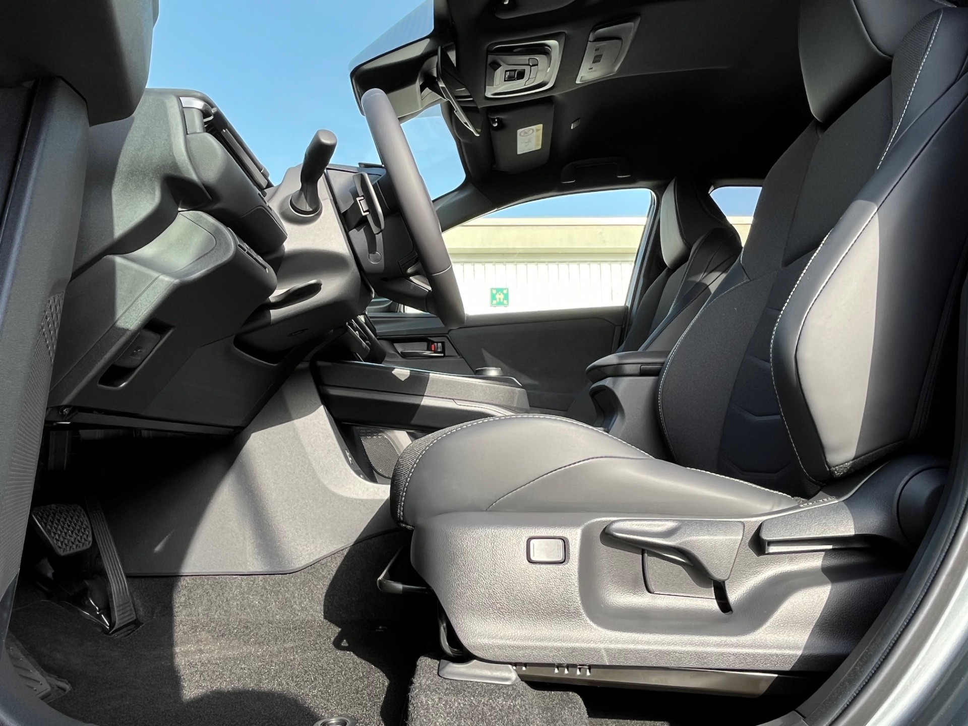 TOYOTA C-HR+ 77 kWh Style AWD - 28