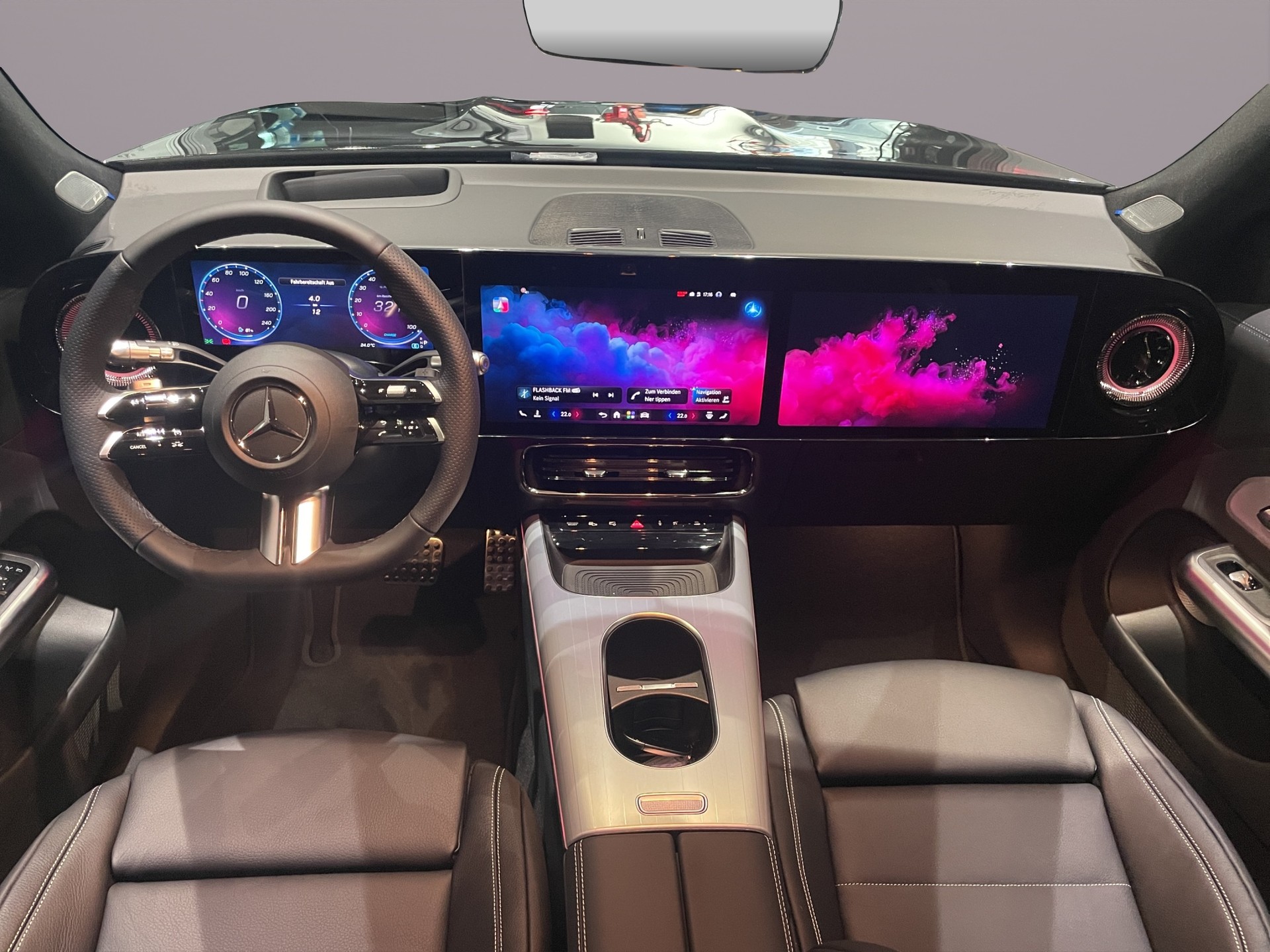 MERCEDES-BENZ GLB 350 4MATIC with EQ Technology - 9