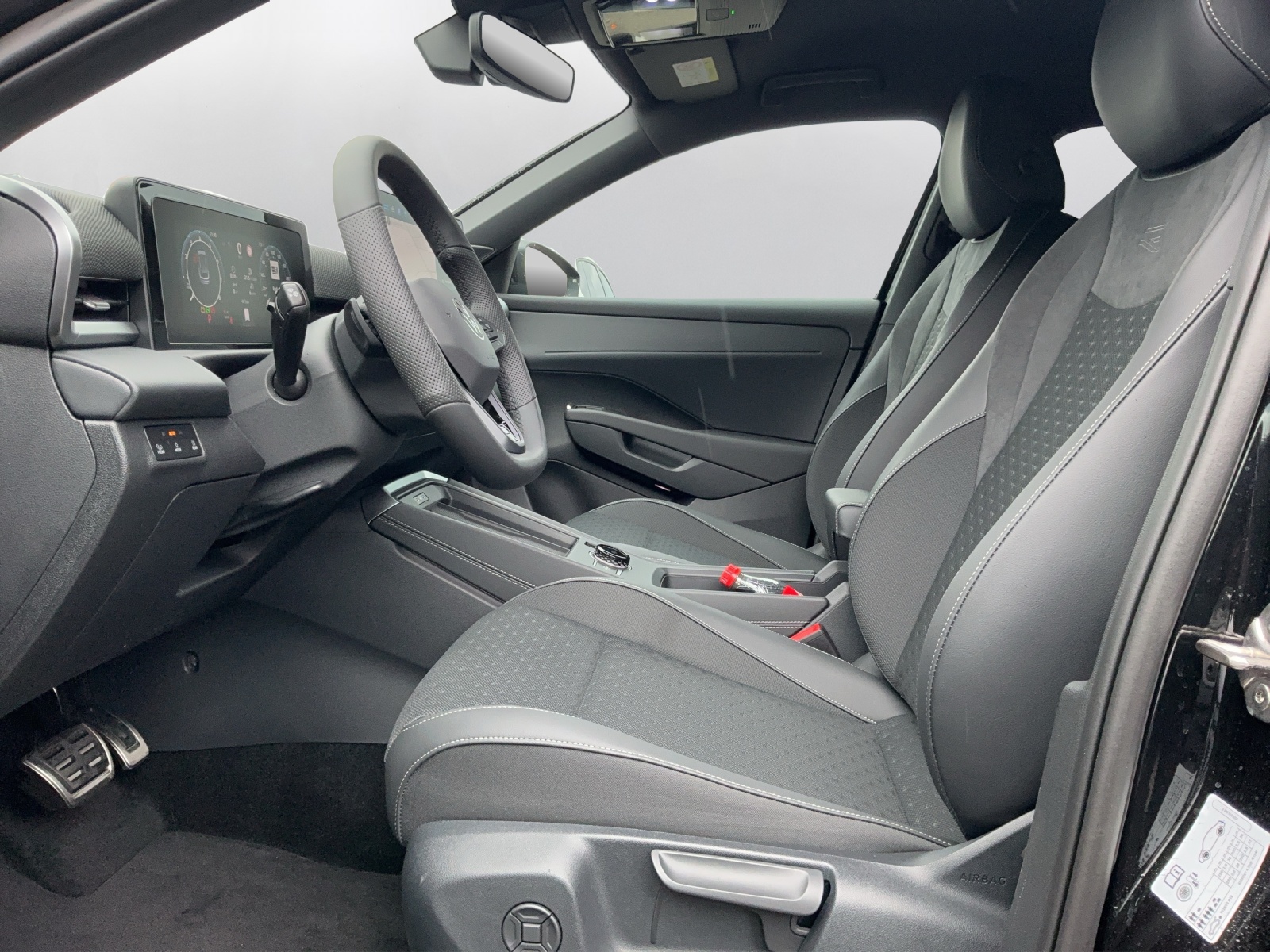 VW T-Roc 1.5 eTSI mHEV R-Line DSG - 10