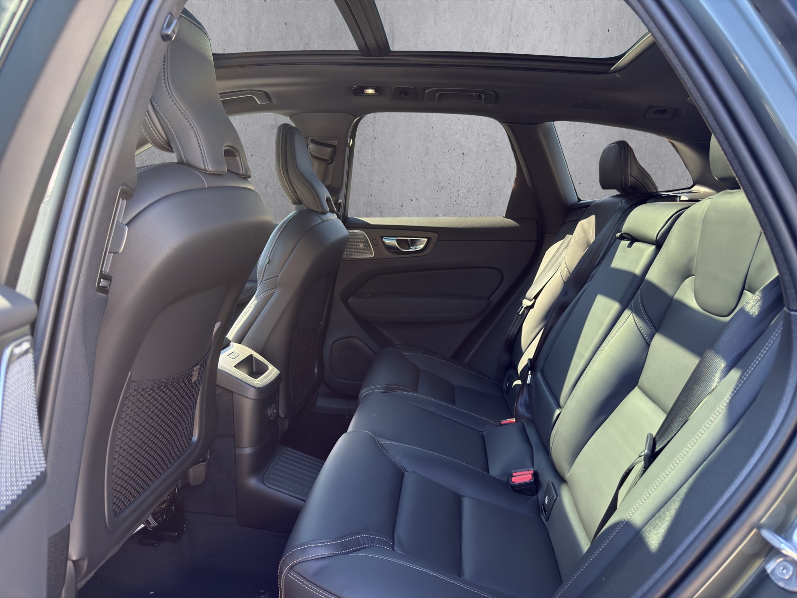 VOLVO XC60 T6 eAWD PluginHybrid Ultra Dark Geartronic - 14