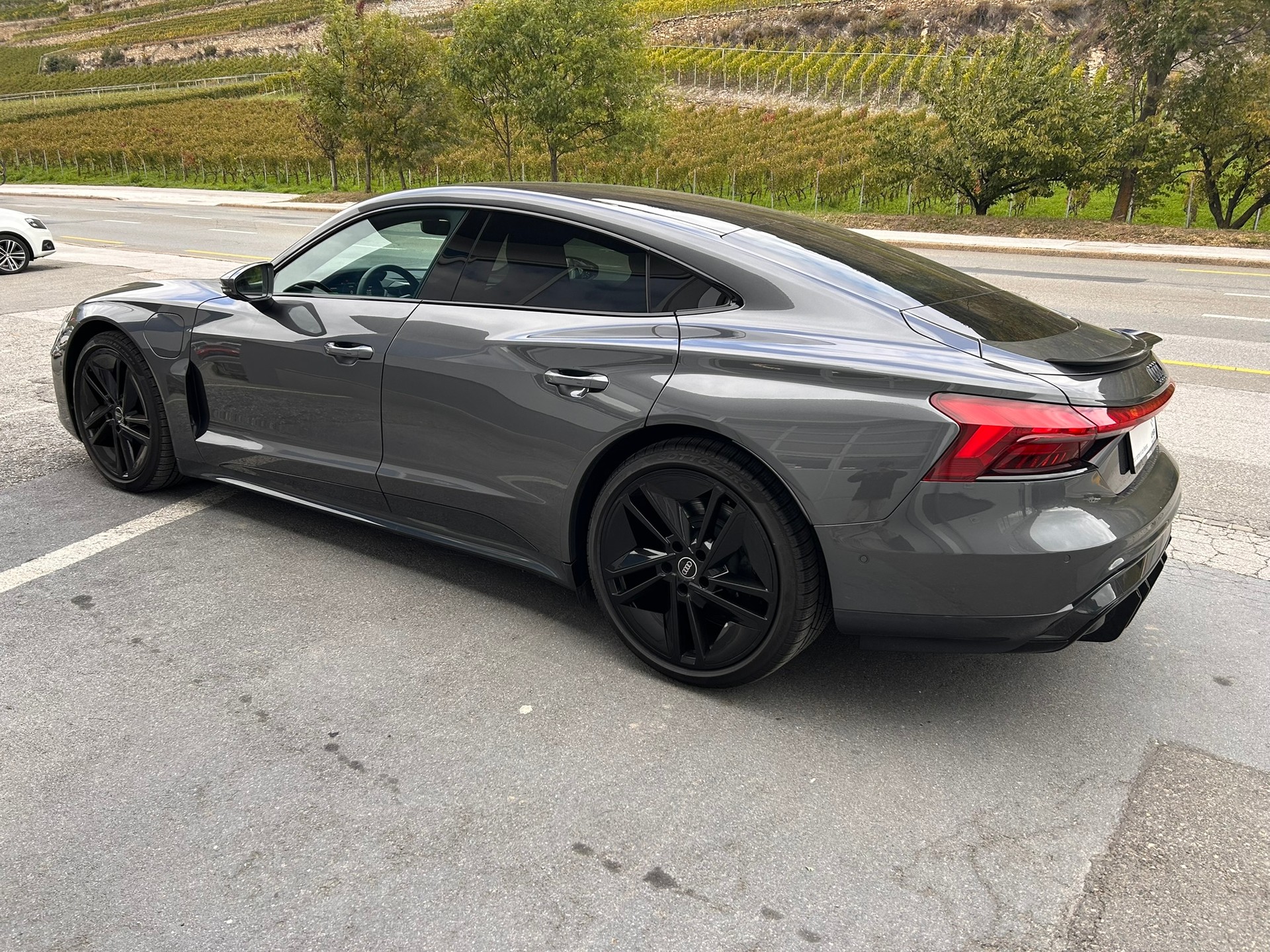 AUDI e-tron GT quattro - 5