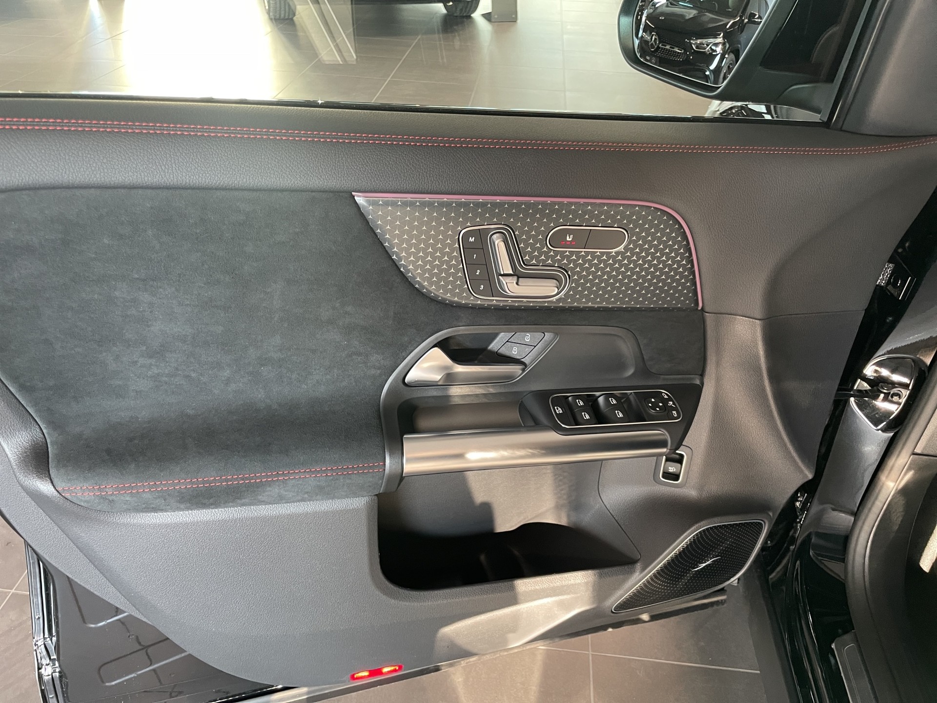 MERCEDES-BENZ EQA 350 66,5 kWh 4Matic Excellence - 12