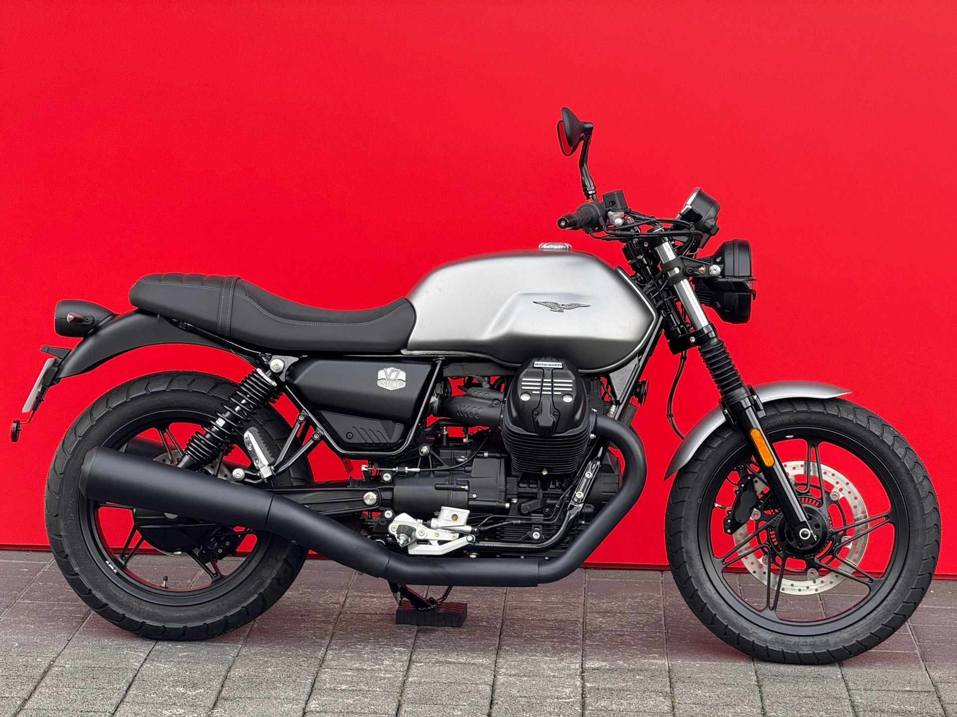 MOTO GUZZI V7 IV 850 Stone "COLORE INDIVIDUALE" - 3