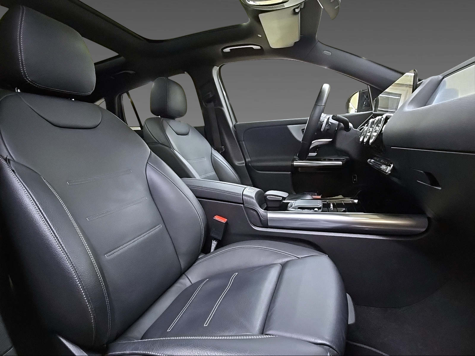 MERCEDES-BENZ GLA 250 4Matic - 12