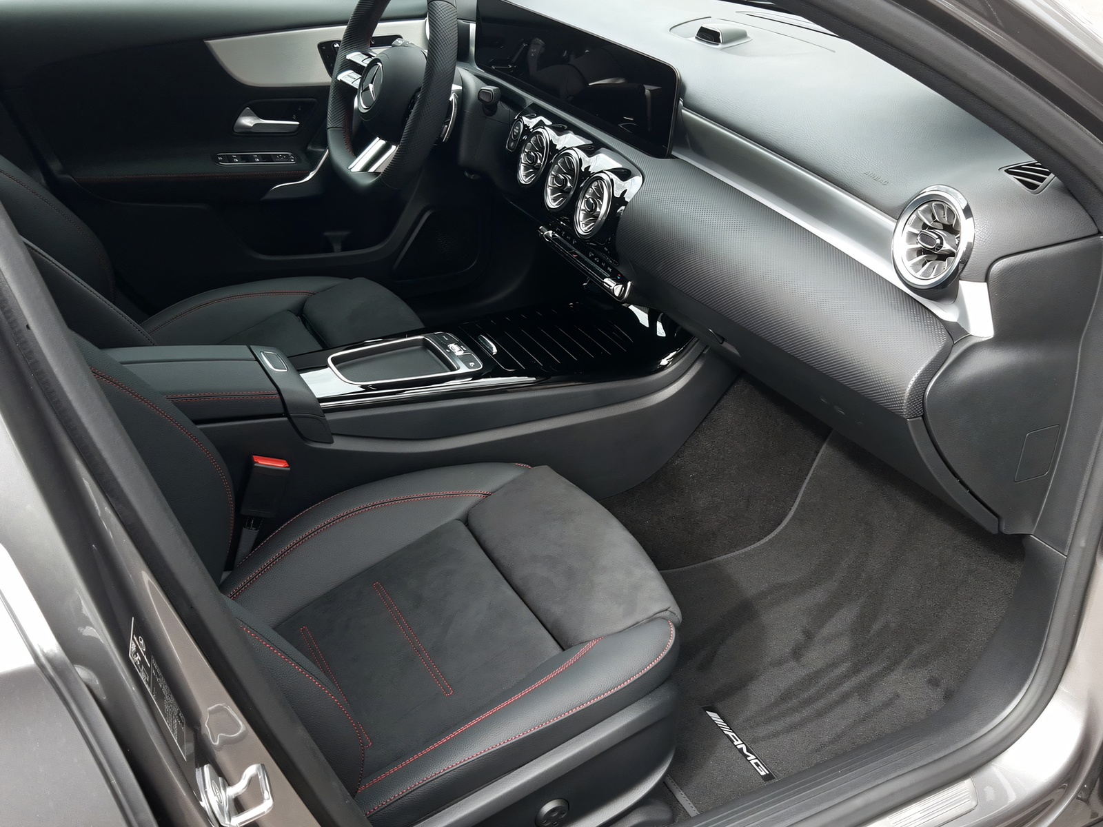 MERCEDES-BENZ A 250 4Matic AMG Line - 9