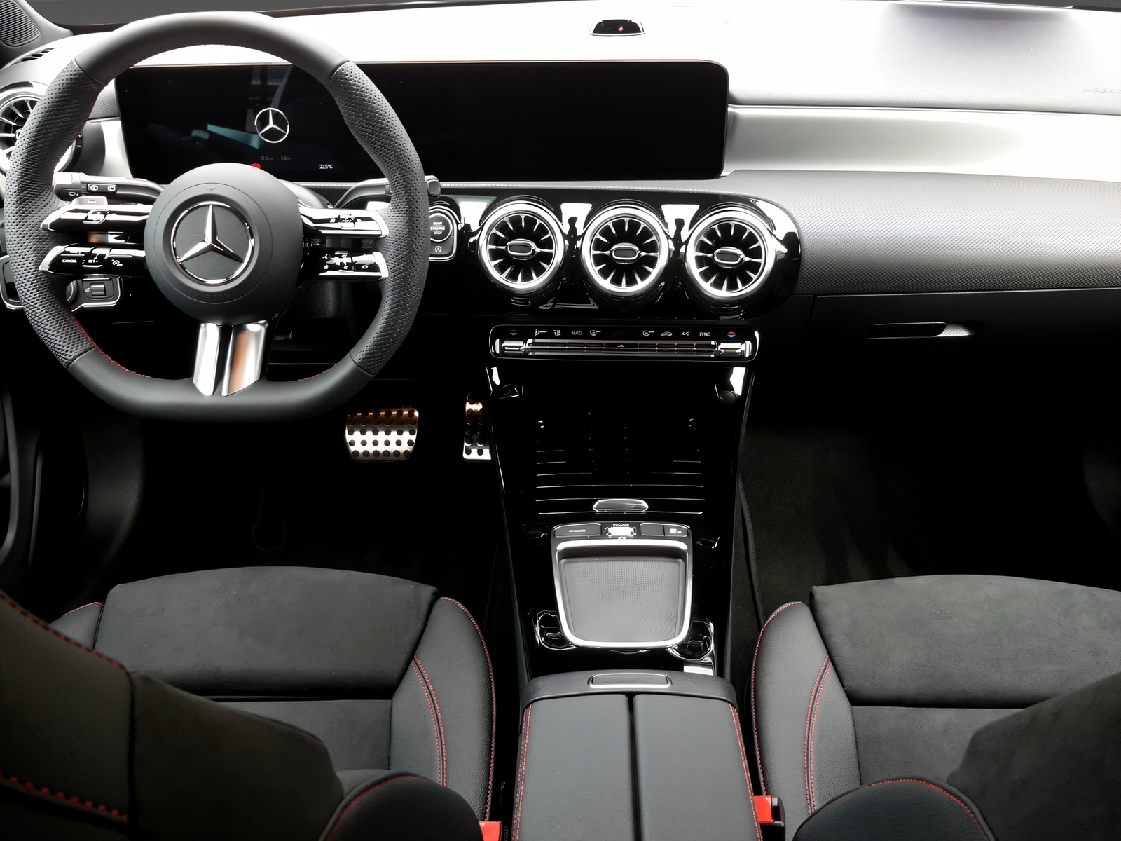 MERCEDES-BENZ A 250 4Matic AMG Line - 11