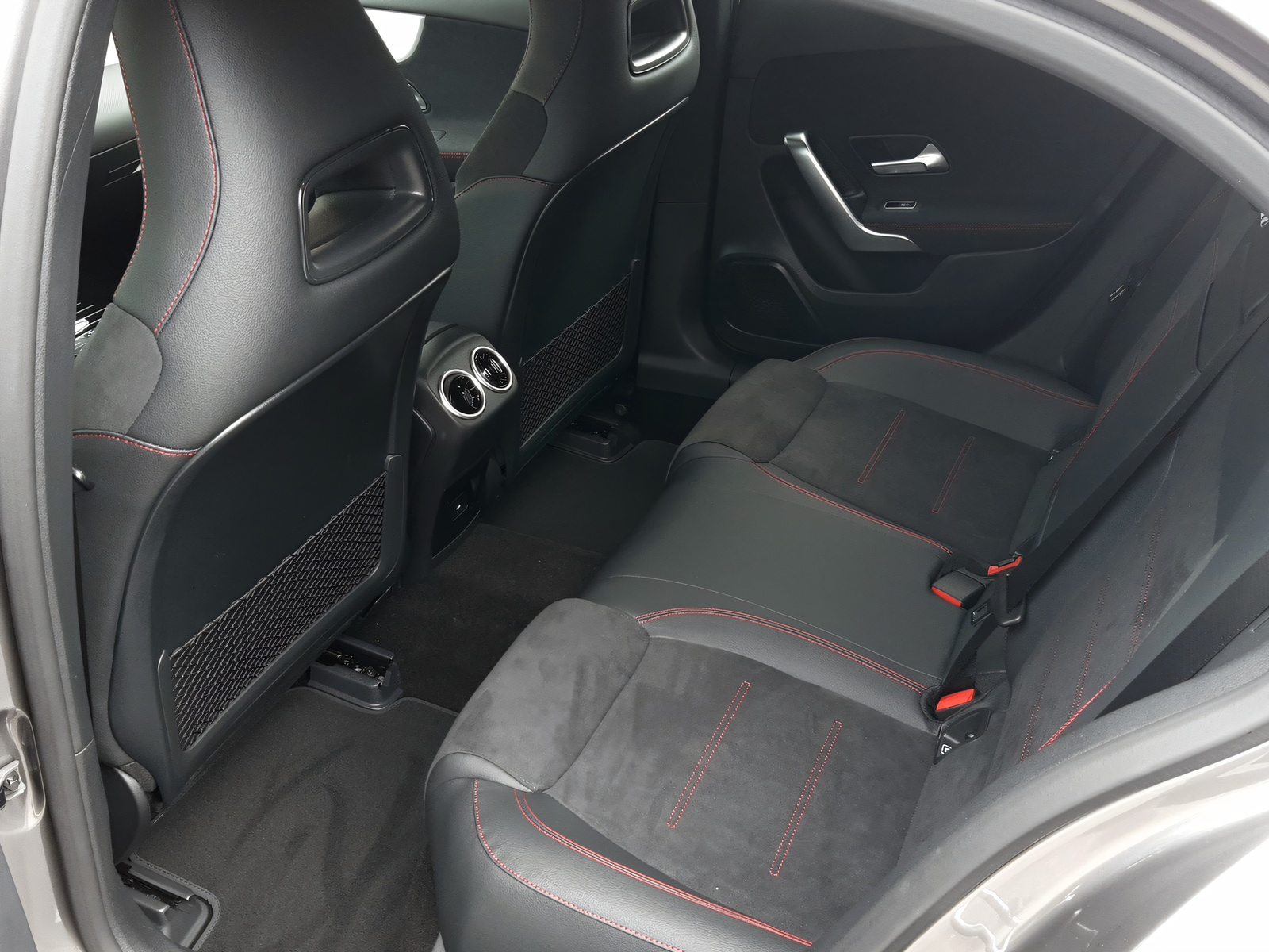 MERCEDES-BENZ A 250 4Matic AMG Line - 14