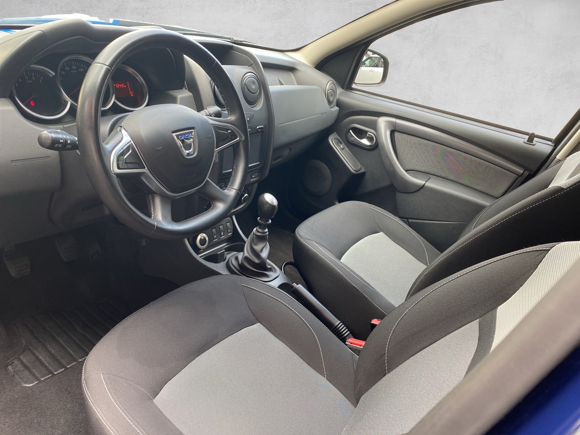 DACIA Duster 1.2 T Lauréate 4x4 - 9