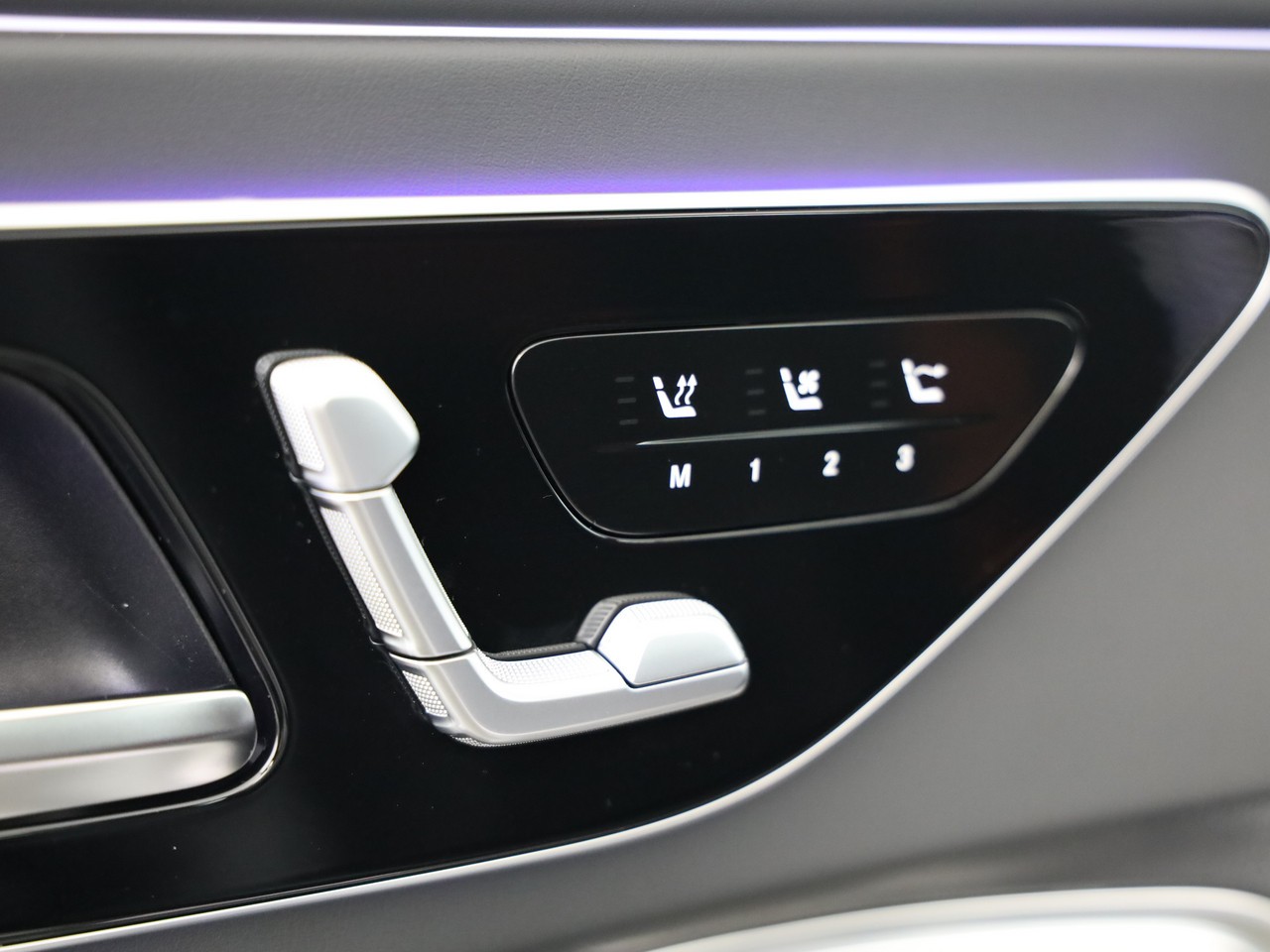 MERCEDES-BENZ CLE AMG 53 Cabrio 4Matic+ 9G-Tronic - 13