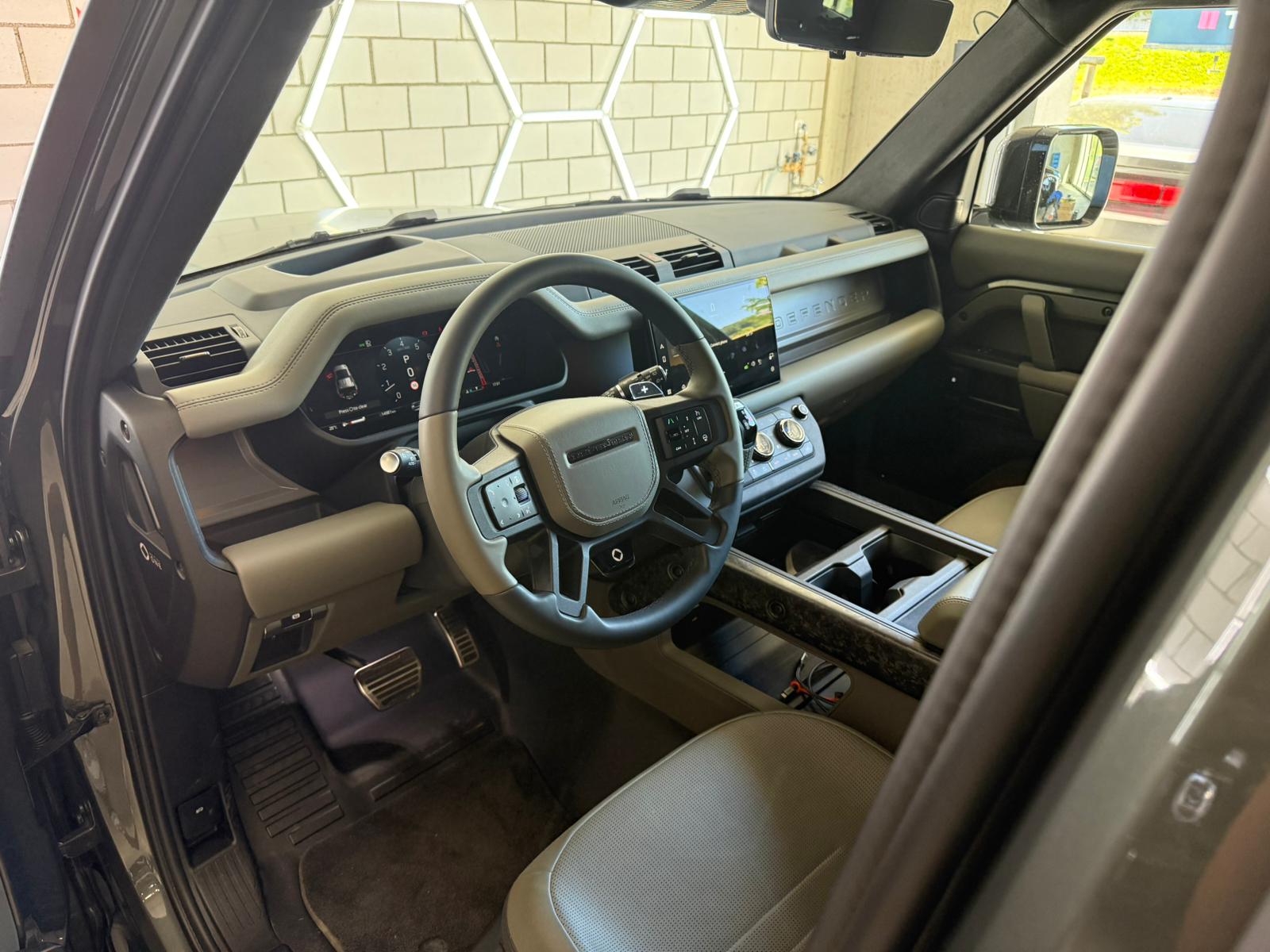 LAND ROVER Defender 110 635 V8 4.4 Octa Edition One AT8 - 8