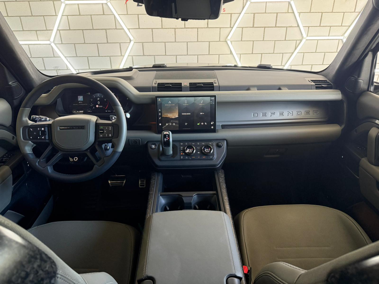 LAND ROVER Defender 110 635 V8 4.4 Octa Edition One AT8 - 10