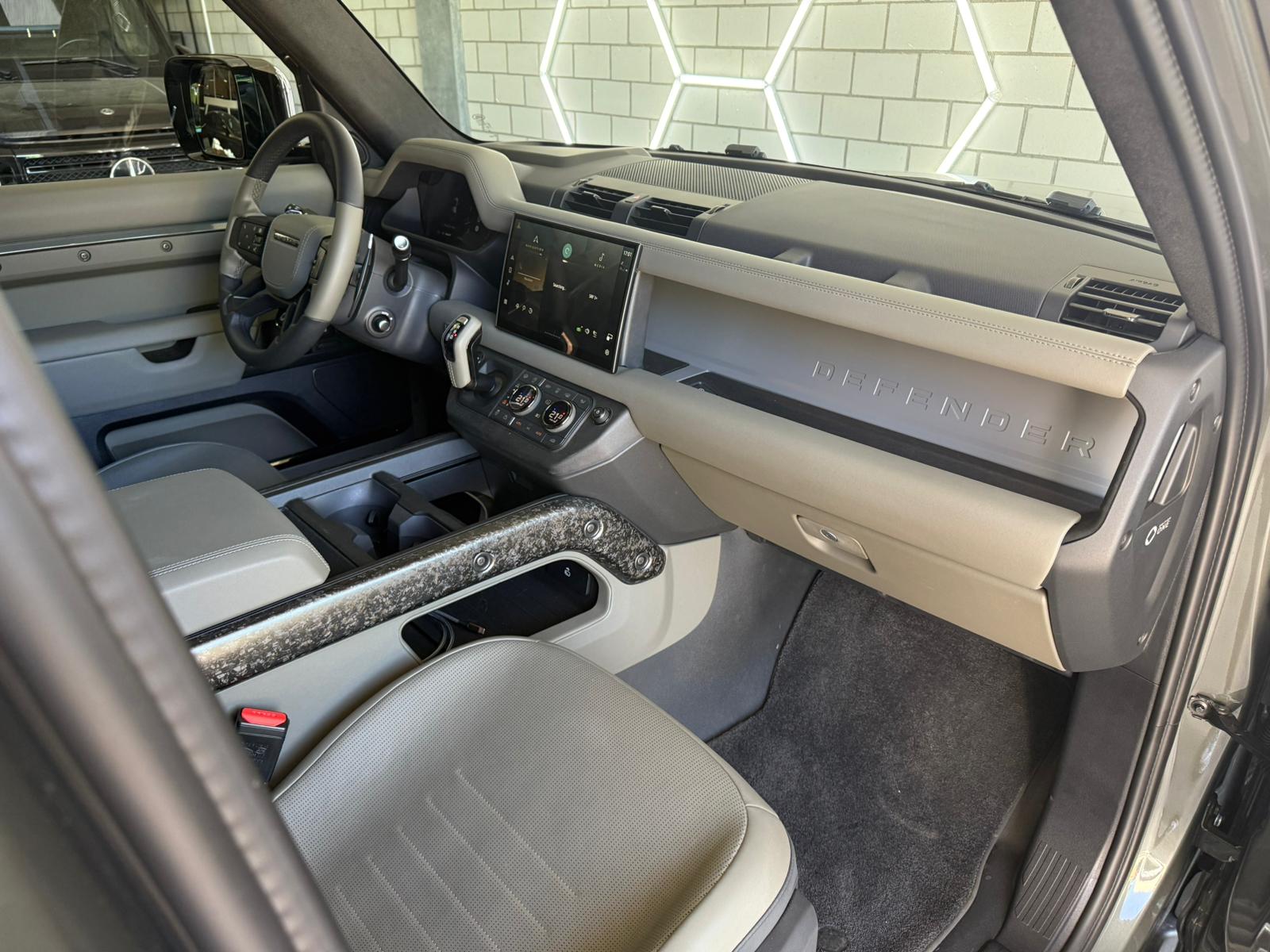LAND ROVER Defender 110 635 V8 4.4 Octa Edition One AT8 - 9