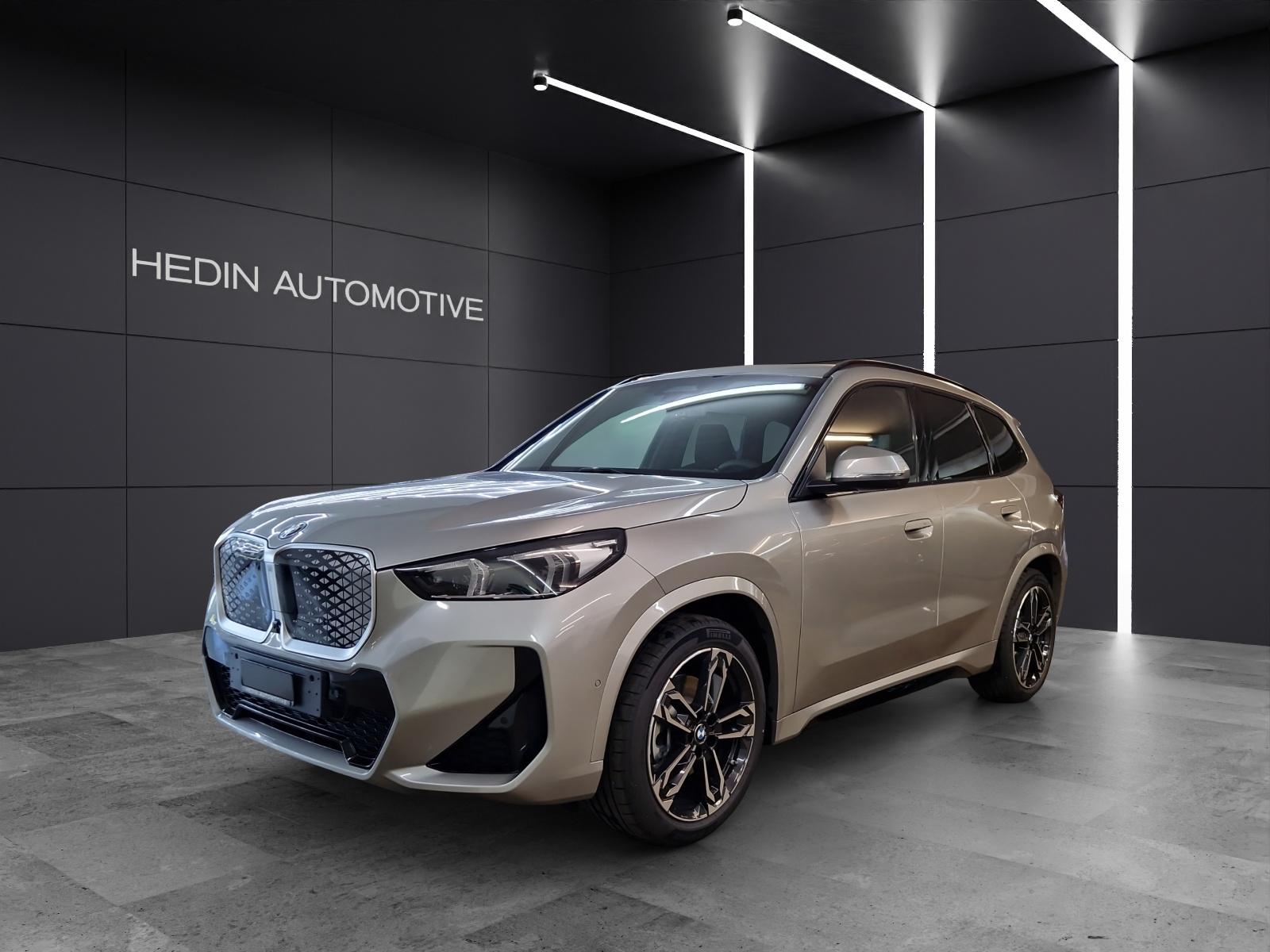 BMW iX1 30 xDrive SUV / Geländewagen
