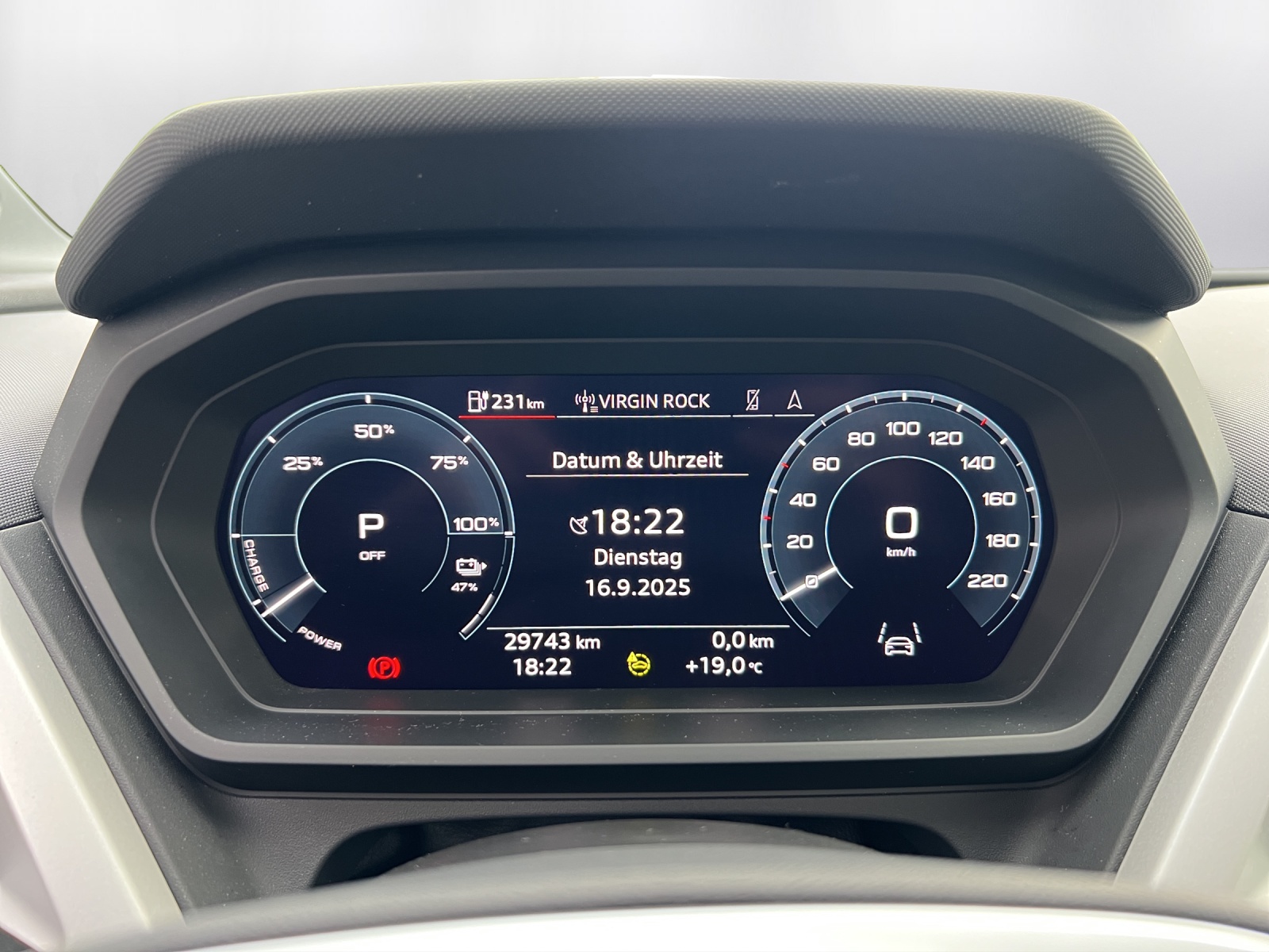 AUDI Q4 e-tron 45 quattro - 8