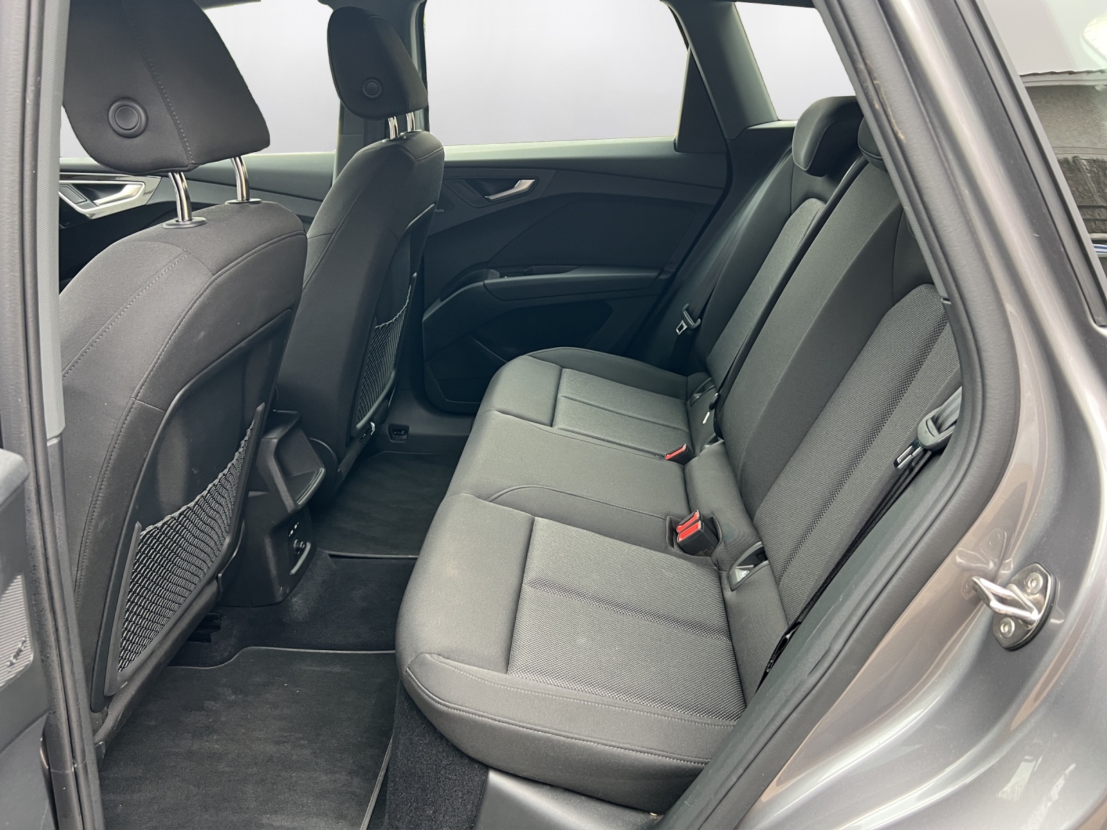 AUDI Q4 e-tron 45 quattro - 11
