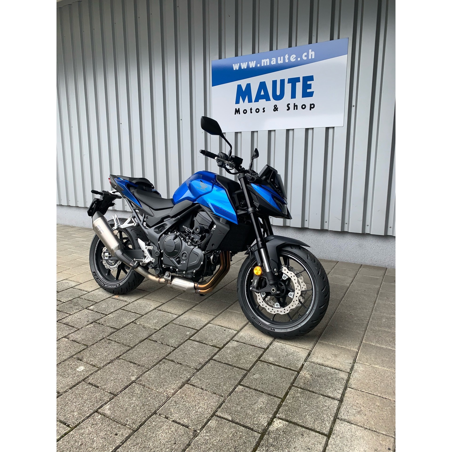 HONDA CB 750 Hornet - Hive Edition - 3
