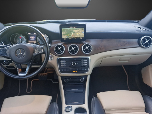 MERCEDES-BENZ GLA 250 Urban 4Matic - 9
