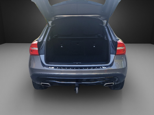 MERCEDES-BENZ GLA 250 Urban 4Matic - 12