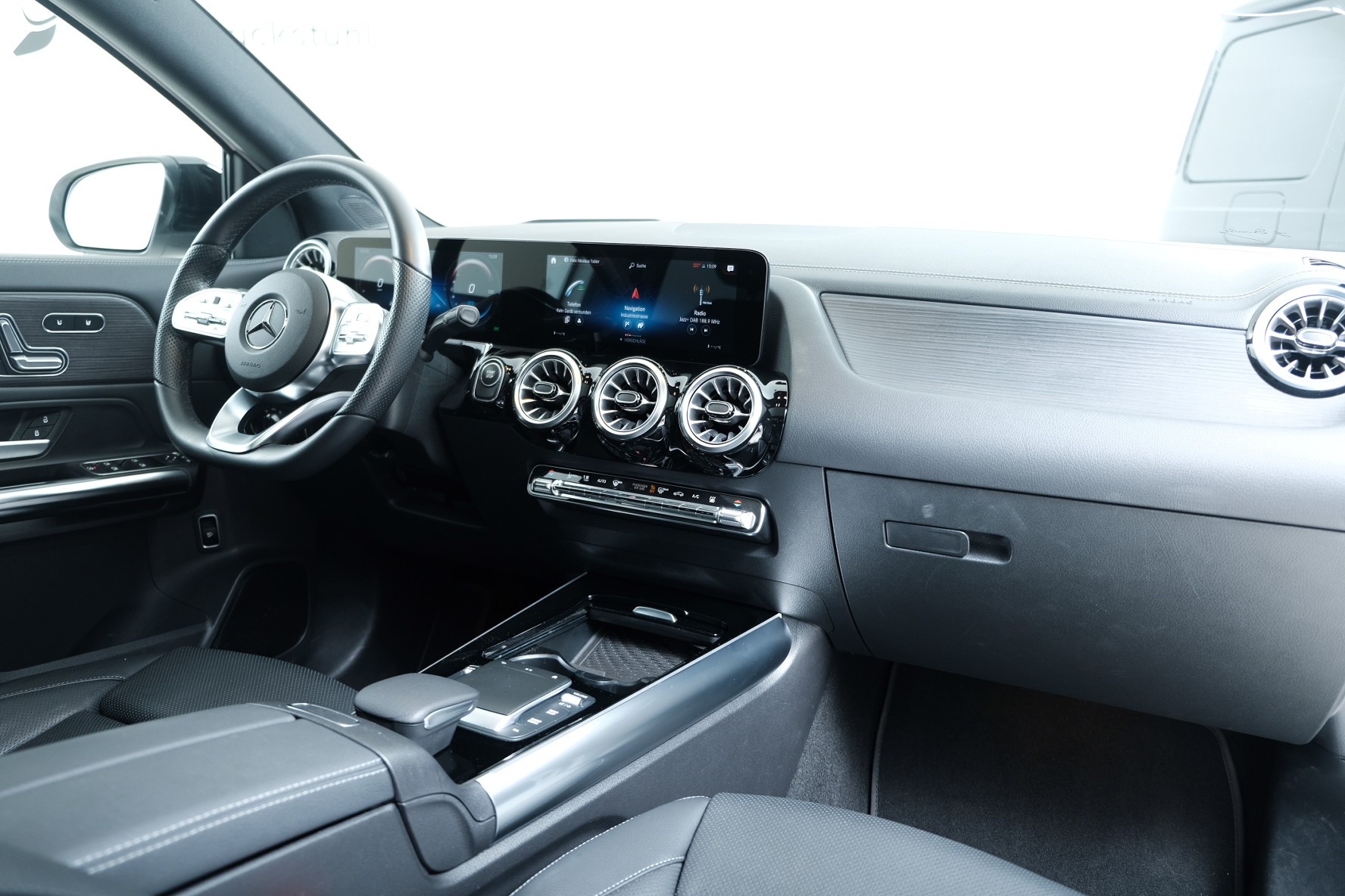 MERCEDES-BENZ EQA 350 AMG Line 4Matic - 9
