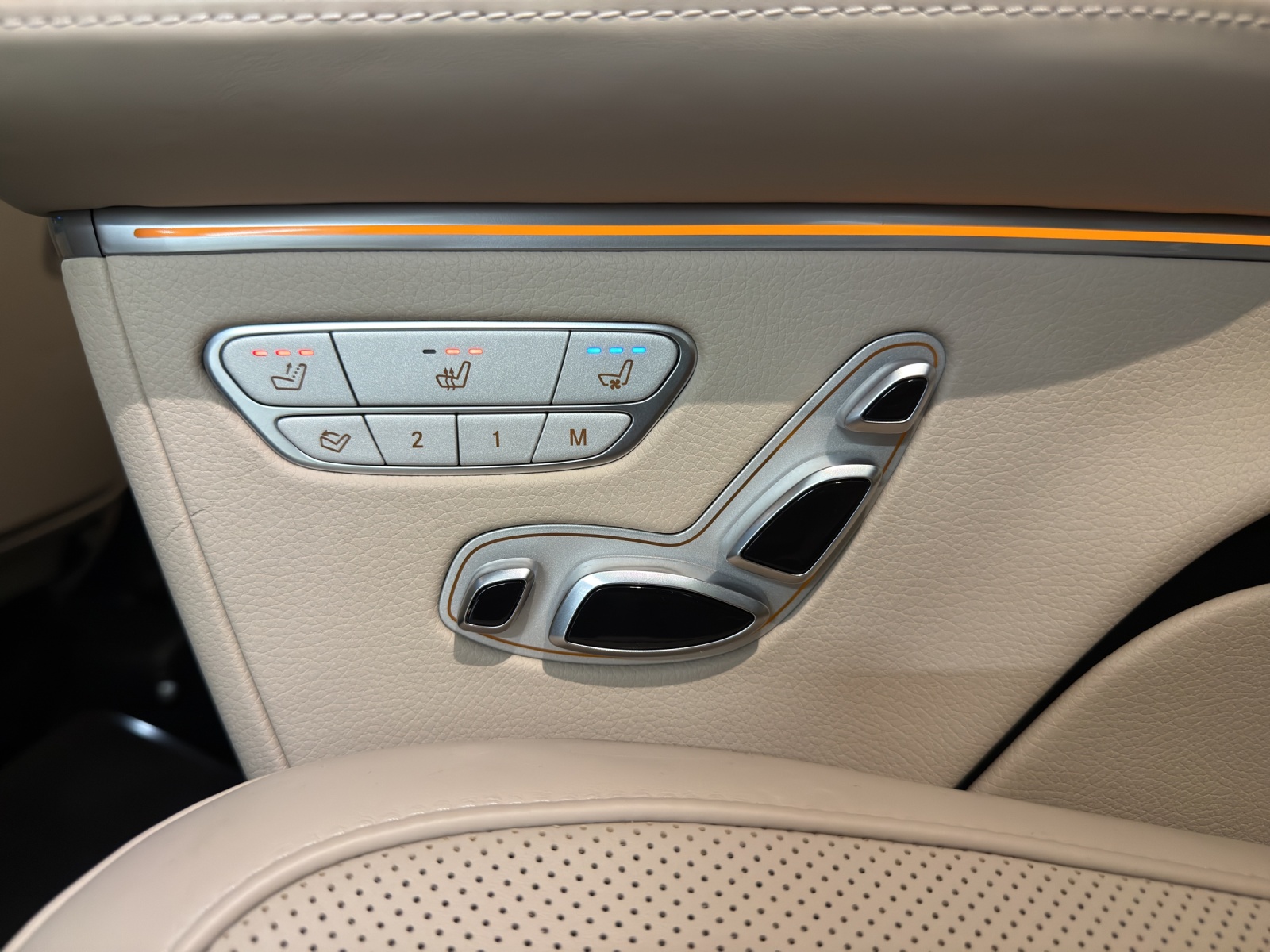 MERCEDES-BENZ V 300 d lang Exclusive 4Matic 9G-Tronic - 11